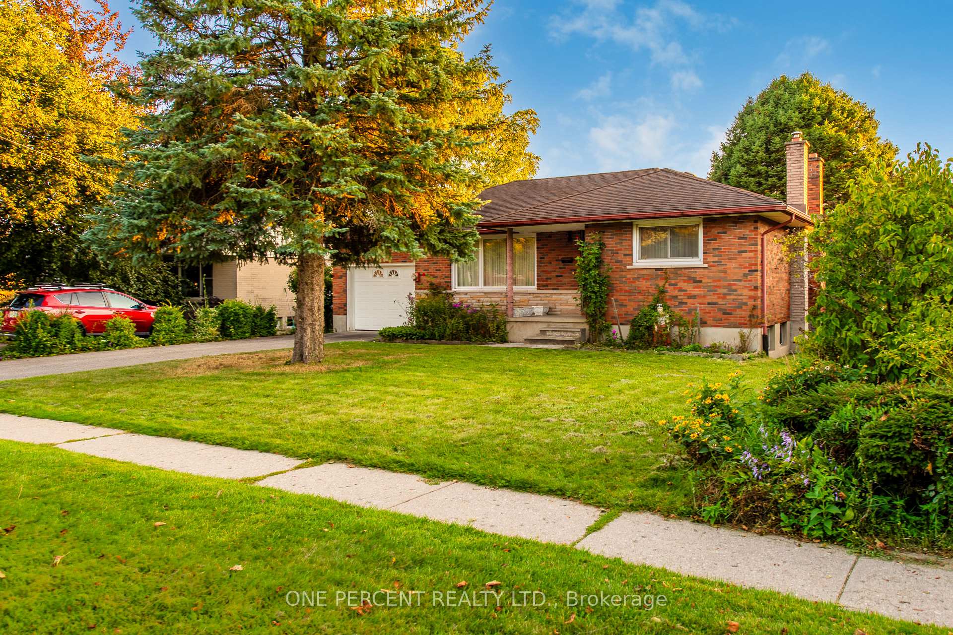 Photo 2 of 94 William Street, Guelph, St. George's — HOMEH