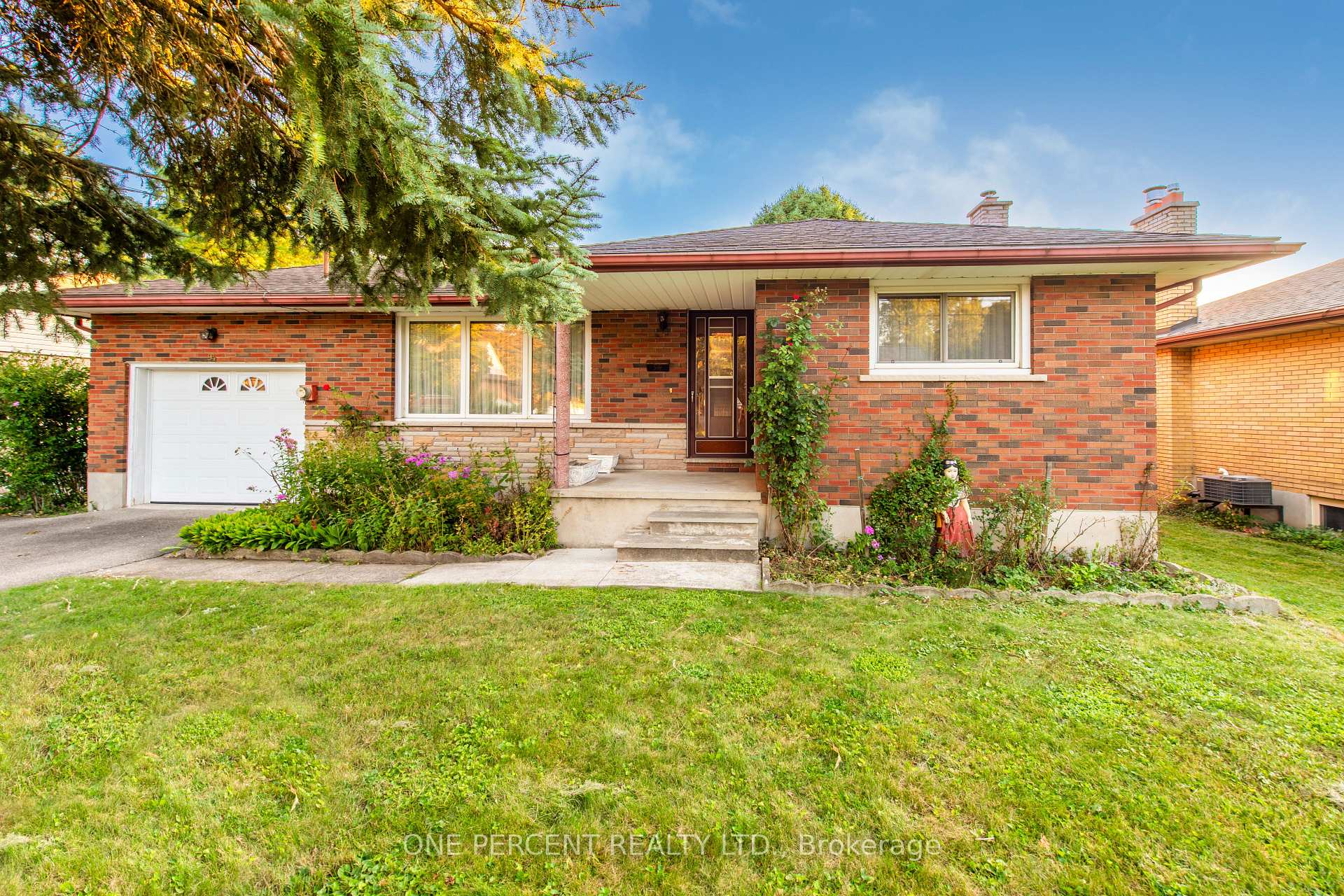 Photo 3 of 94 William Street, Guelph, St. George's — HOMEH