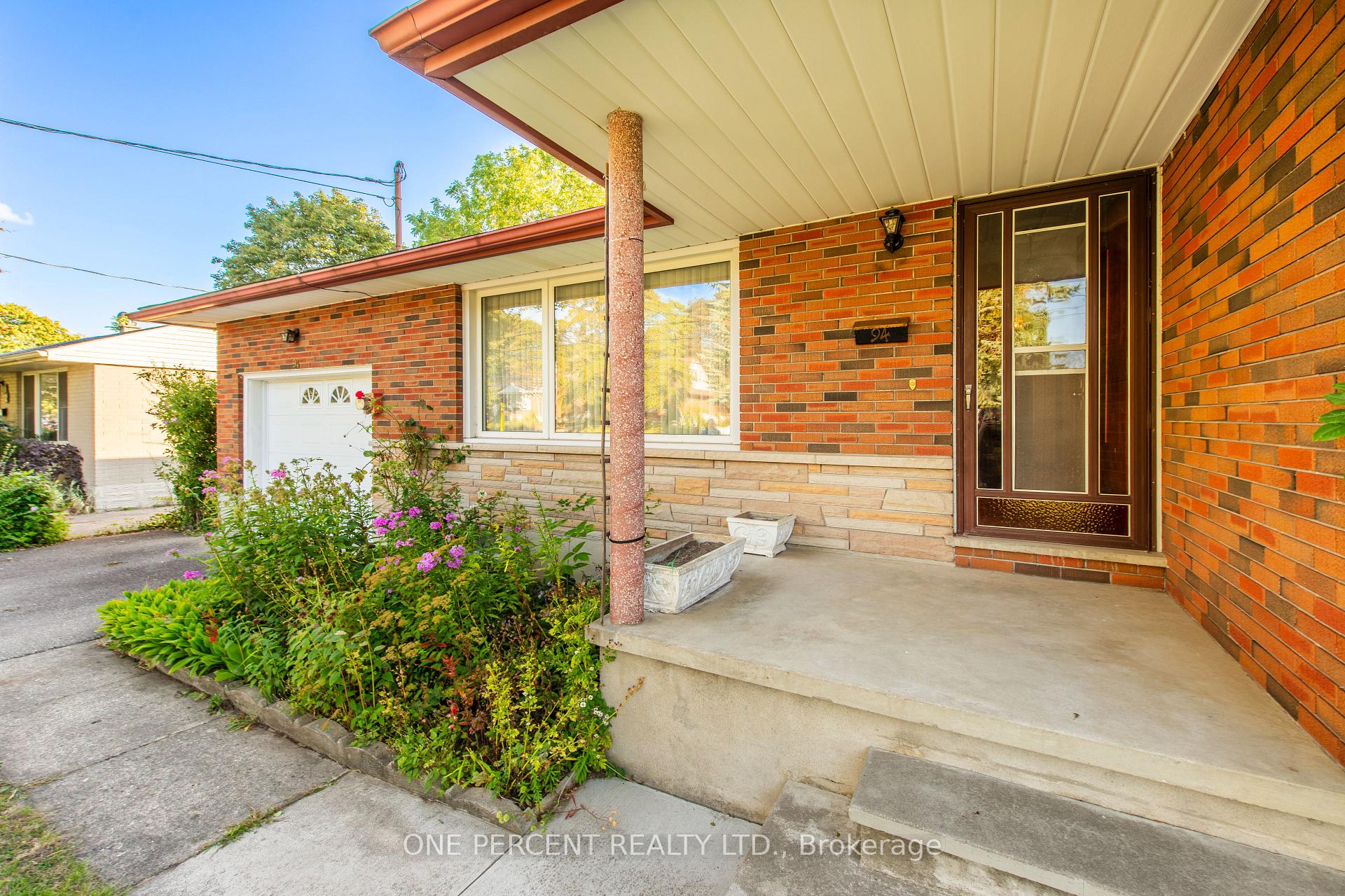 Photo 4 of 94 William Street, Guelph, St. George's — HOMEH