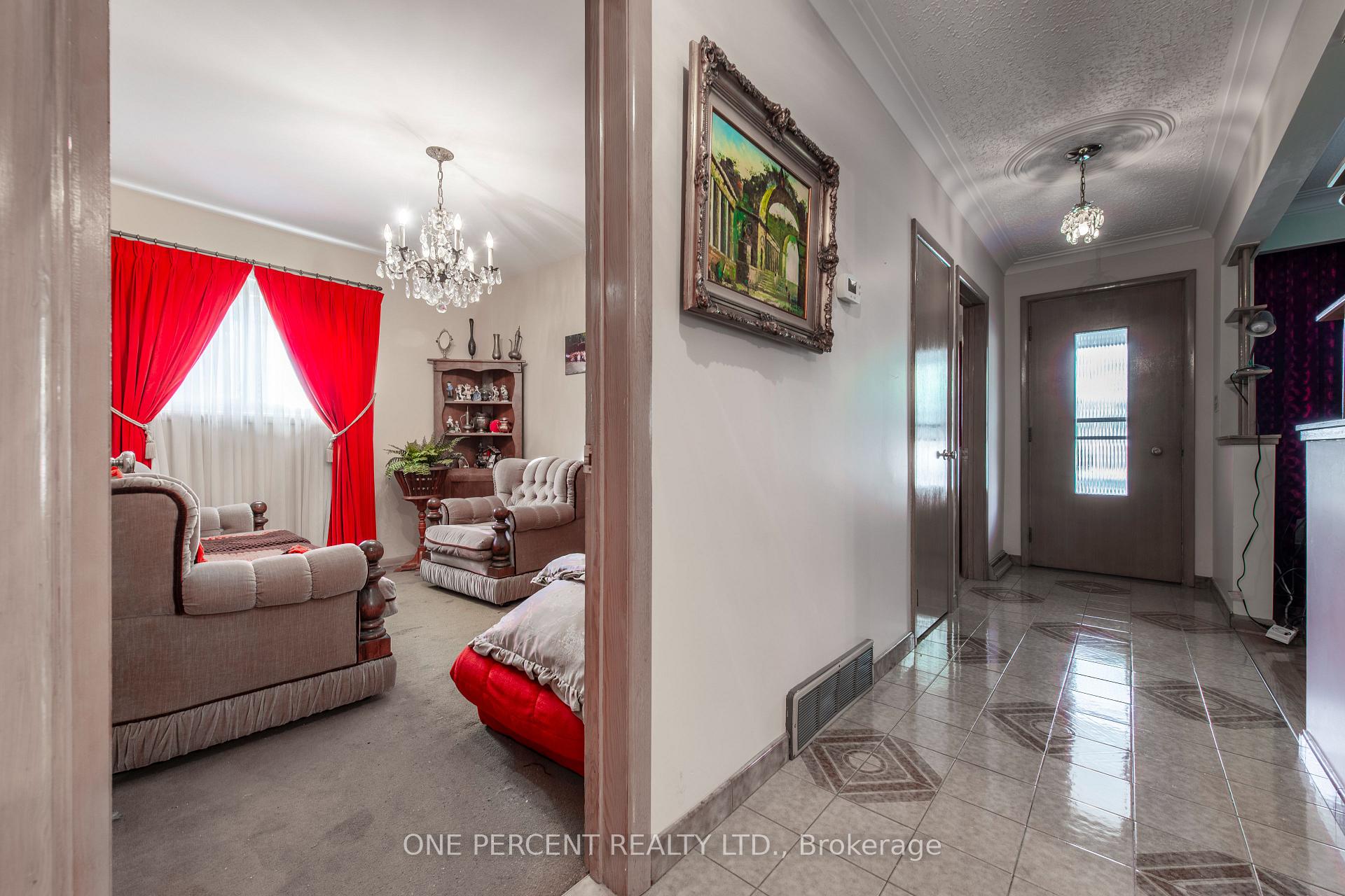 Photo 12 of 94 William Street, Guelph, St. George's — HOMEH