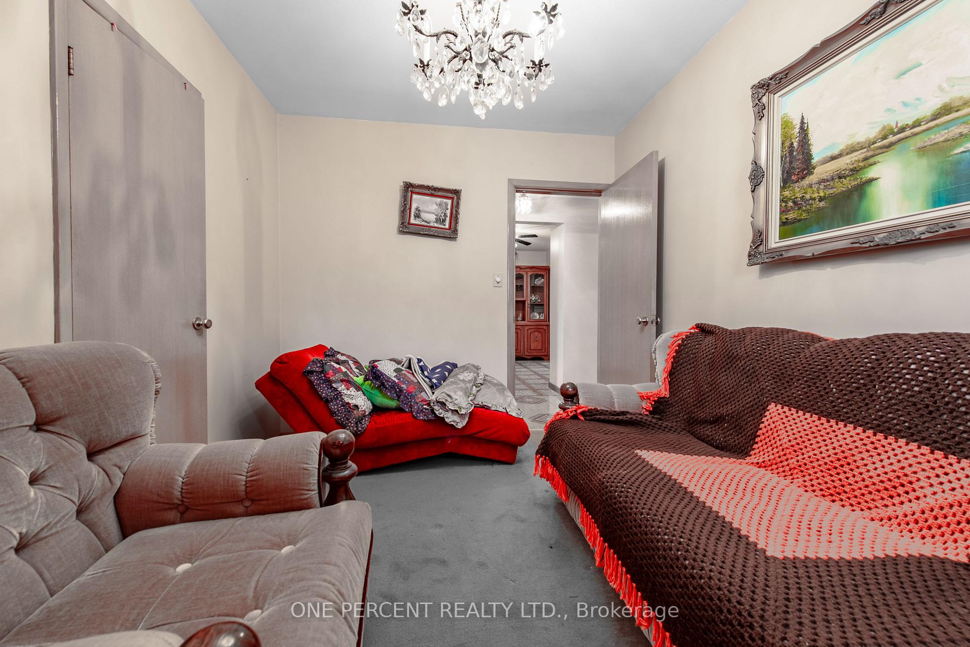 Photo 14 of 94 William Street, Guelph, St. George's — HOMEH