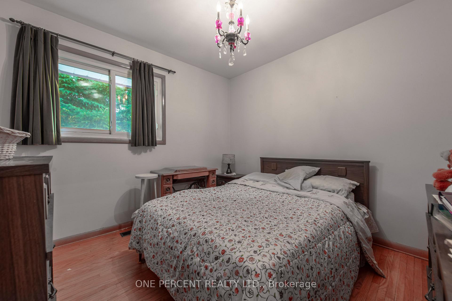 Photo 15 of 94 William Street, Guelph, St. George's — HOMEH