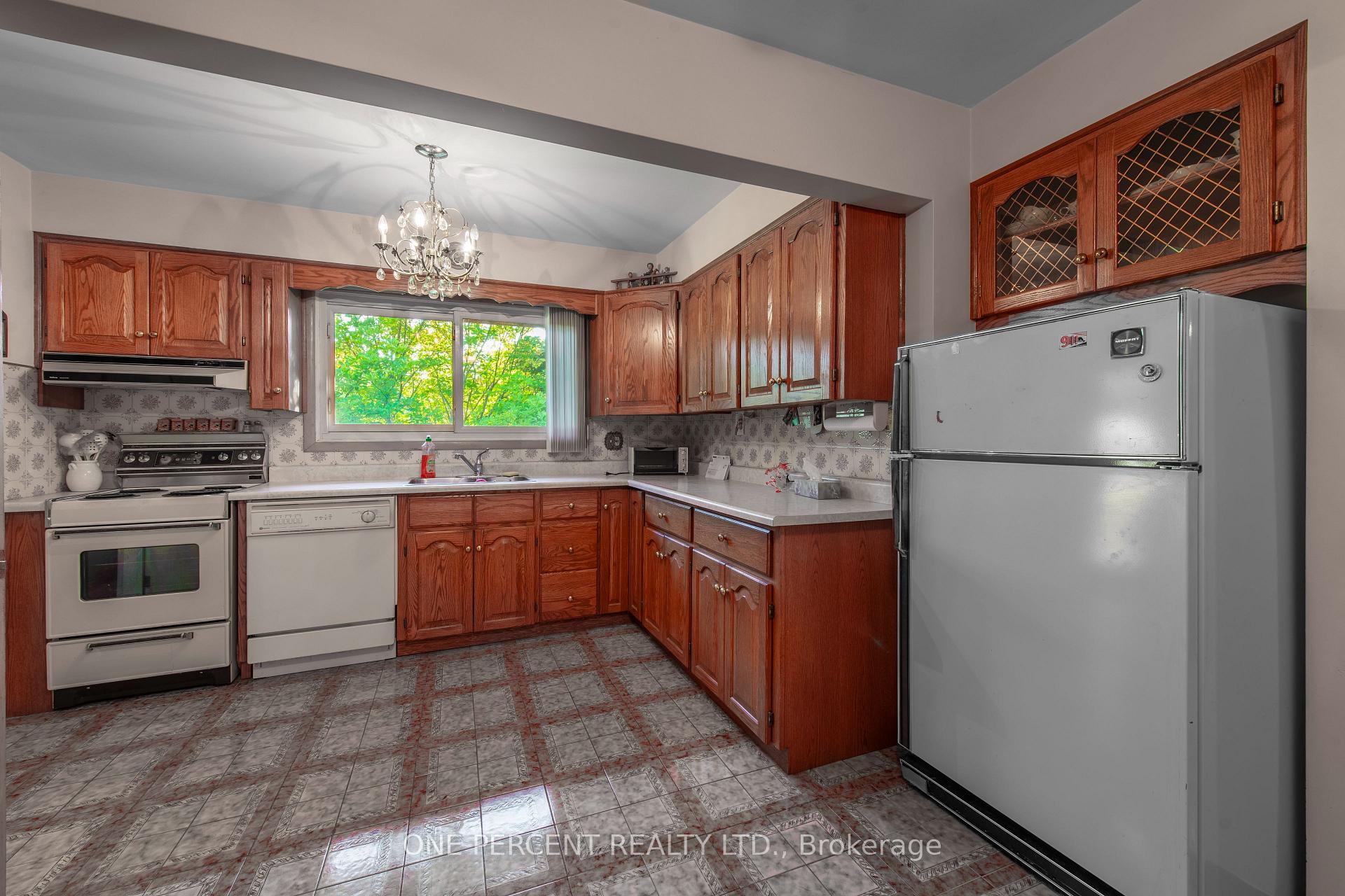 Photo 19 of 94 William Street, Guelph, St. George's — HOMEH