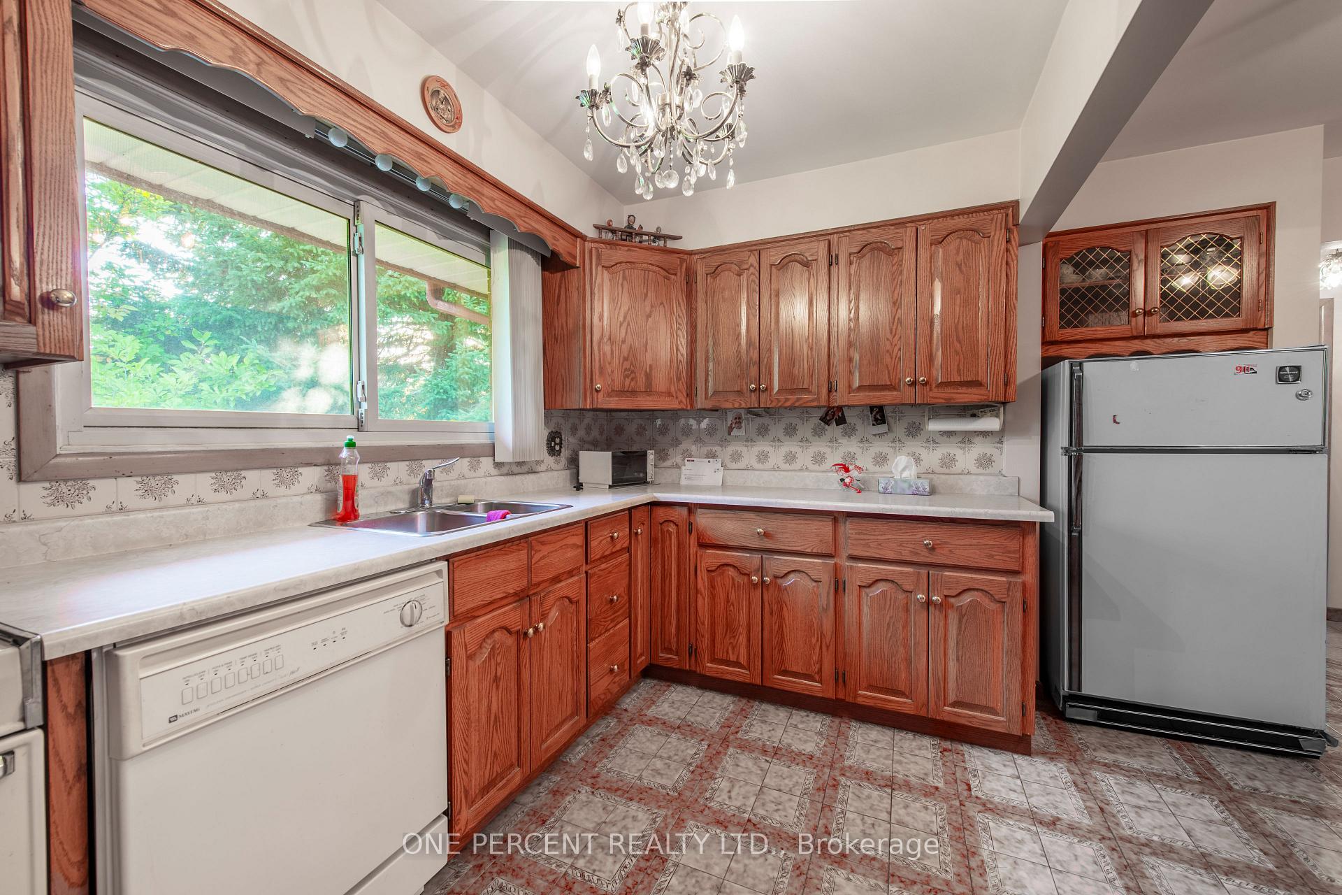 Photo 20 of 94 William Street, Guelph, St. George's — HOMEH