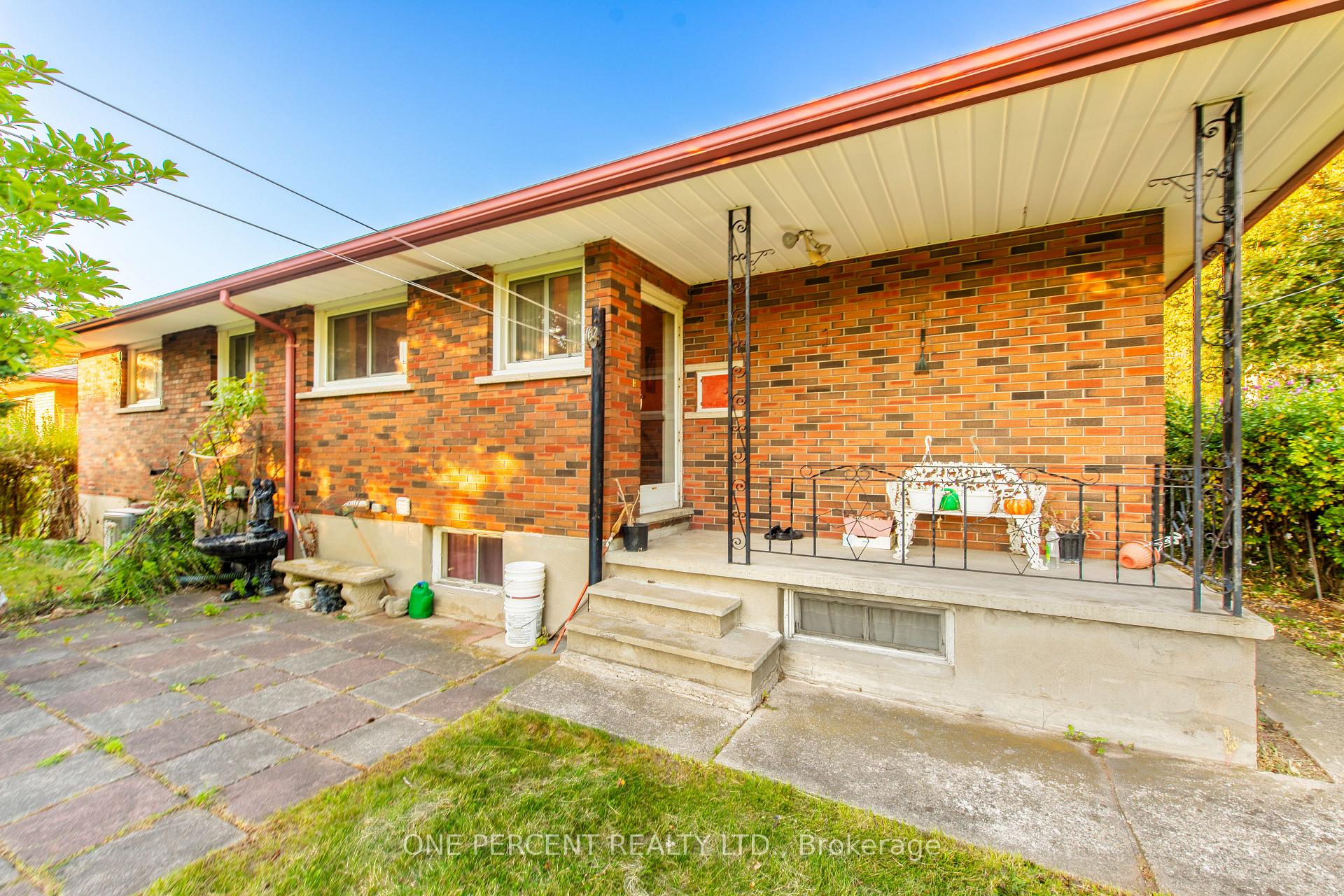 Photo 30 of 94 William Street, Guelph, St. George's — HOMEH