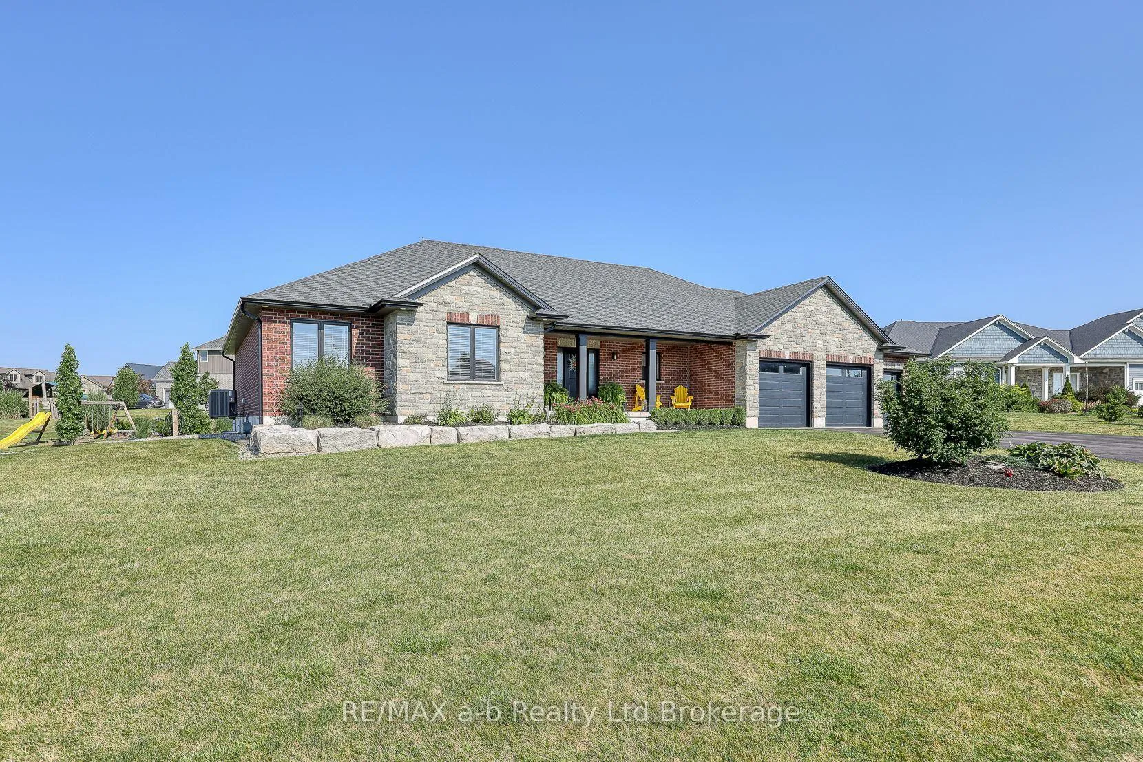 Photo 3 of 49286 Ashland Avenue, Malahide, Lyons — HOMEH