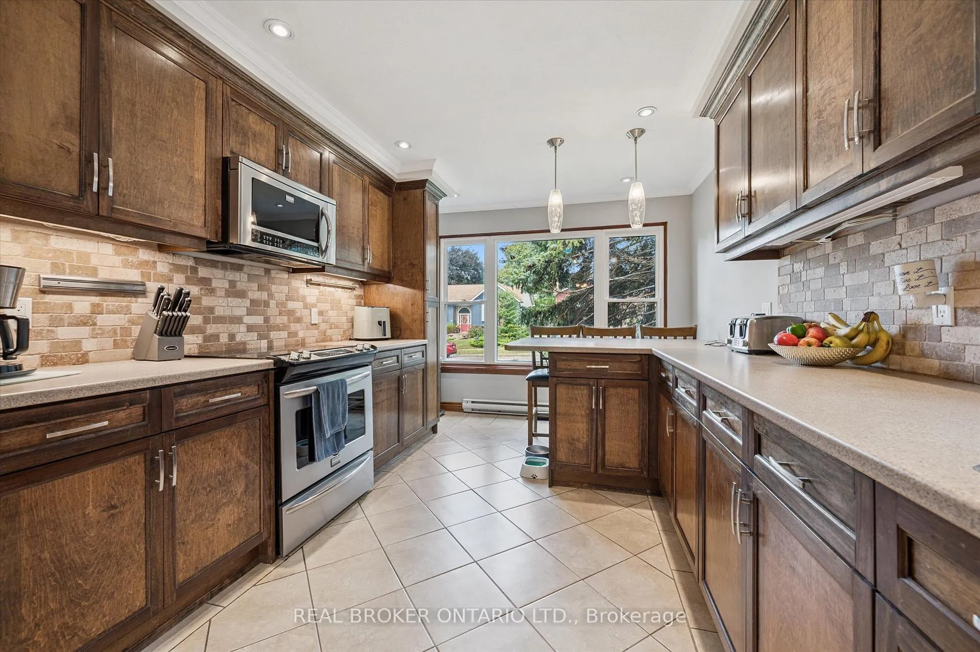 Photo 13 of 10 Northwood Crescent, Guelph, Willow West/Sugarbush/West Acres — HOMEH