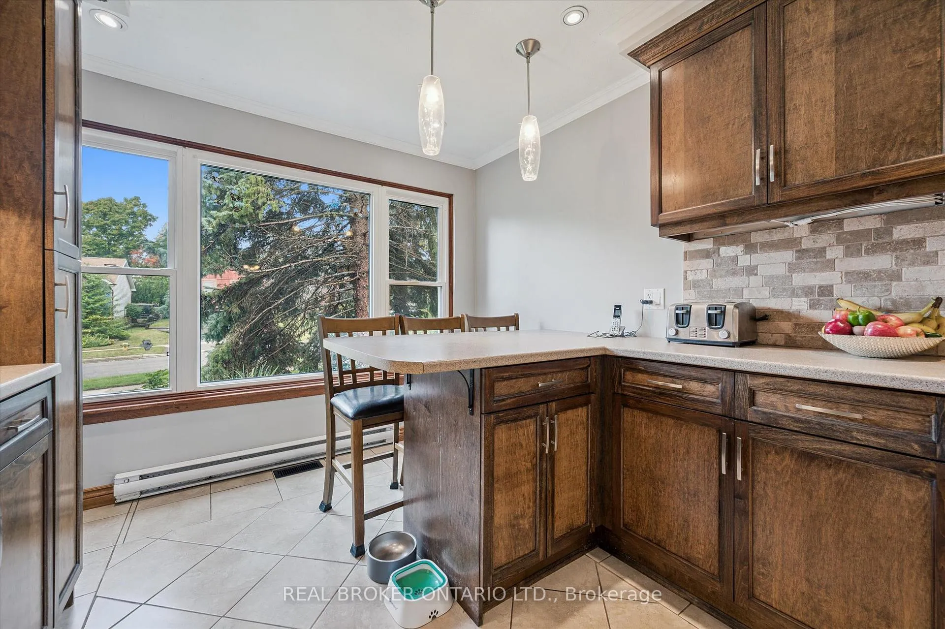 Photo 14 of 10 Northwood Crescent, Guelph, Willow West/Sugarbush/West Acres — HOMEH