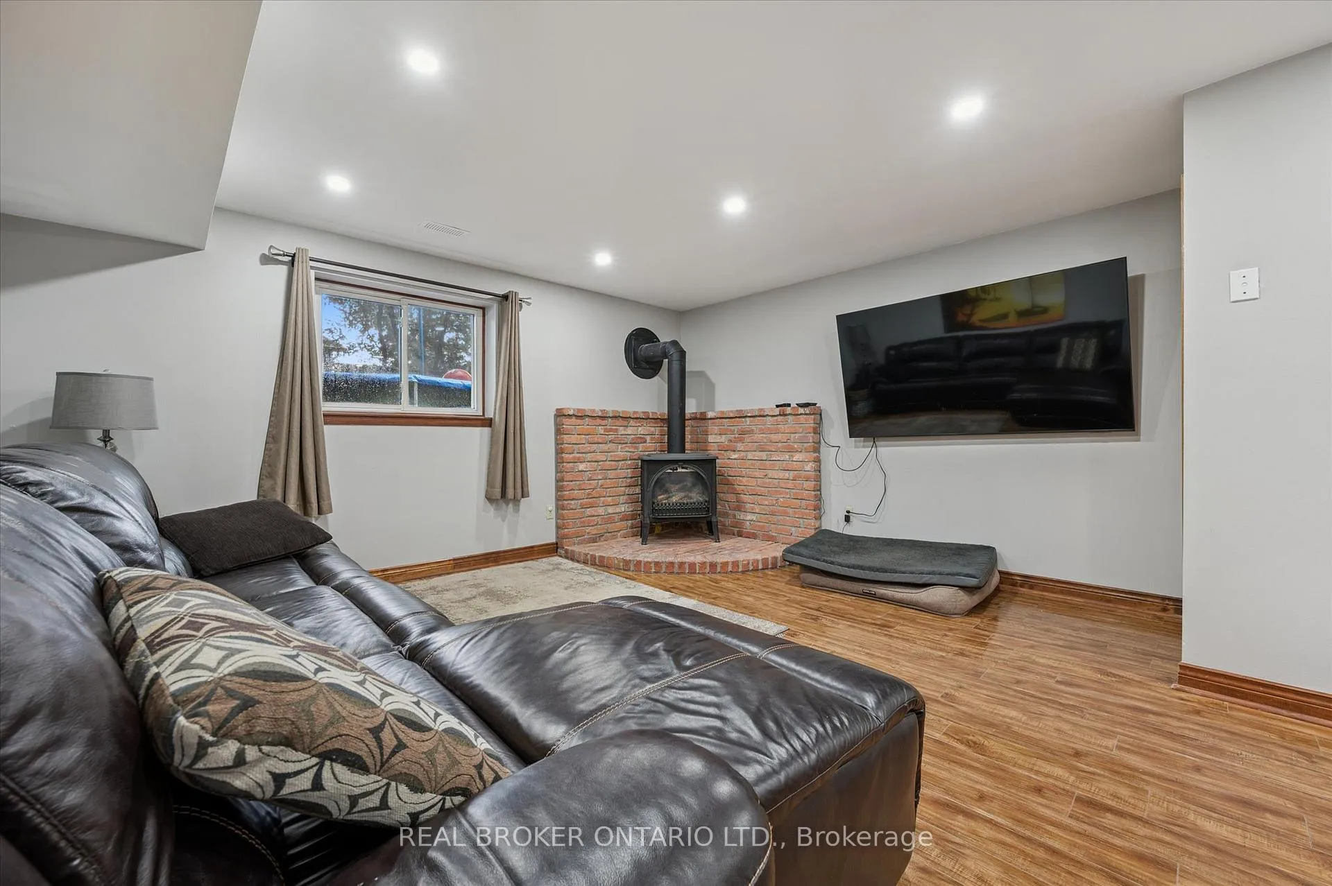 Photo 24 of 10 Northwood Crescent, Guelph, Willow West/Sugarbush/West Acres — HOMEH