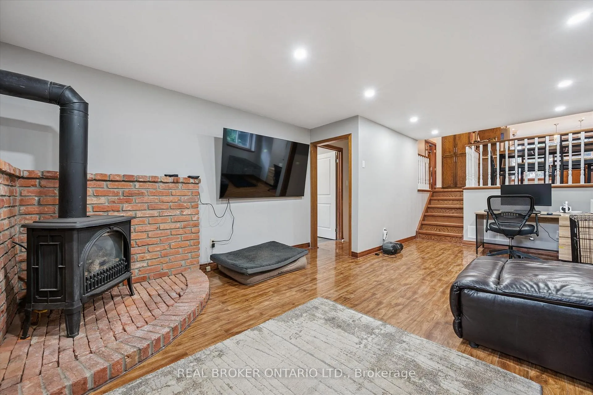 Photo 25 of 10 Northwood Crescent, Guelph, Willow West/Sugarbush/West Acres — HOMEH