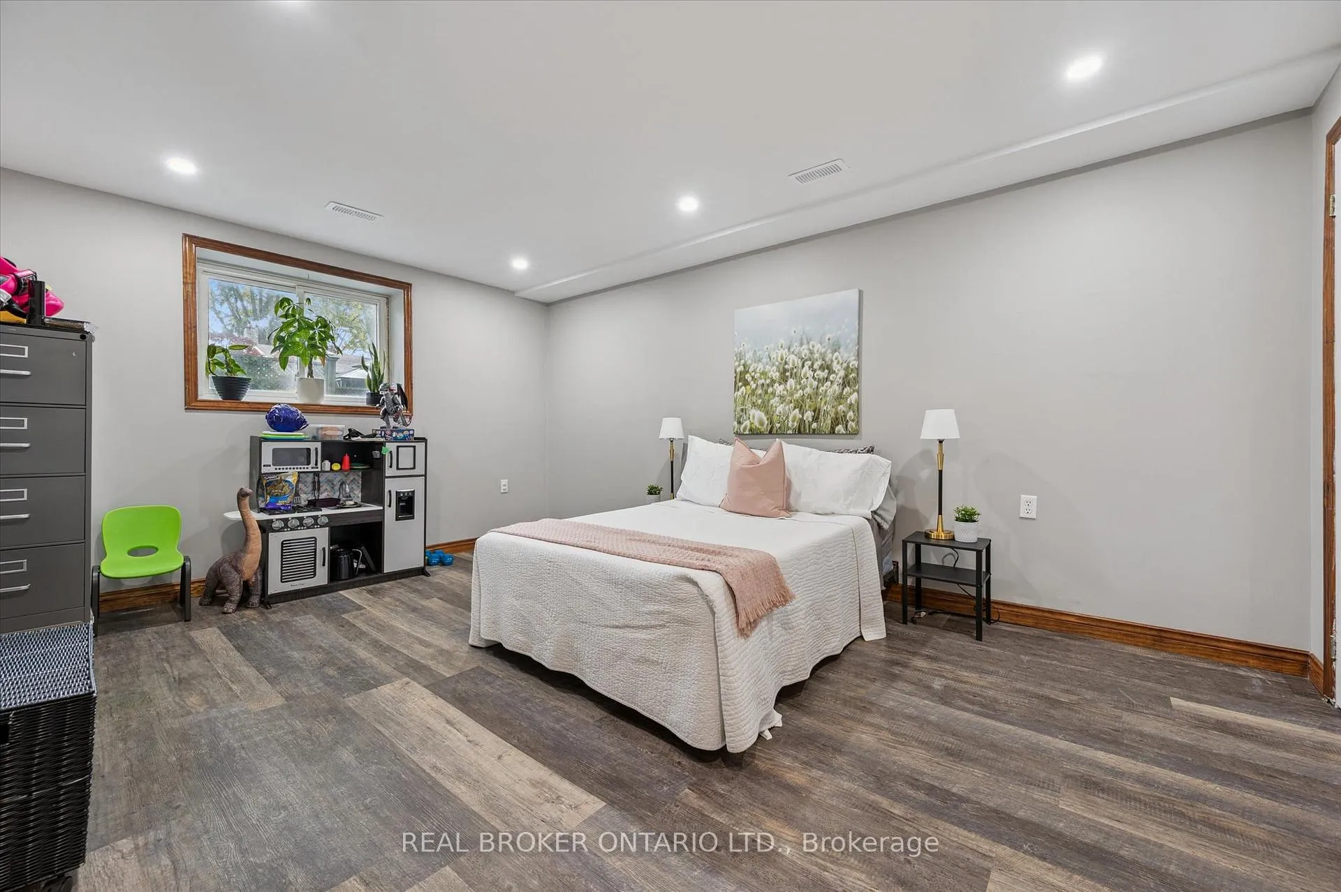 Photo 27 of 10 Northwood Crescent, Guelph, Willow West/Sugarbush/West Acres — HOMEH