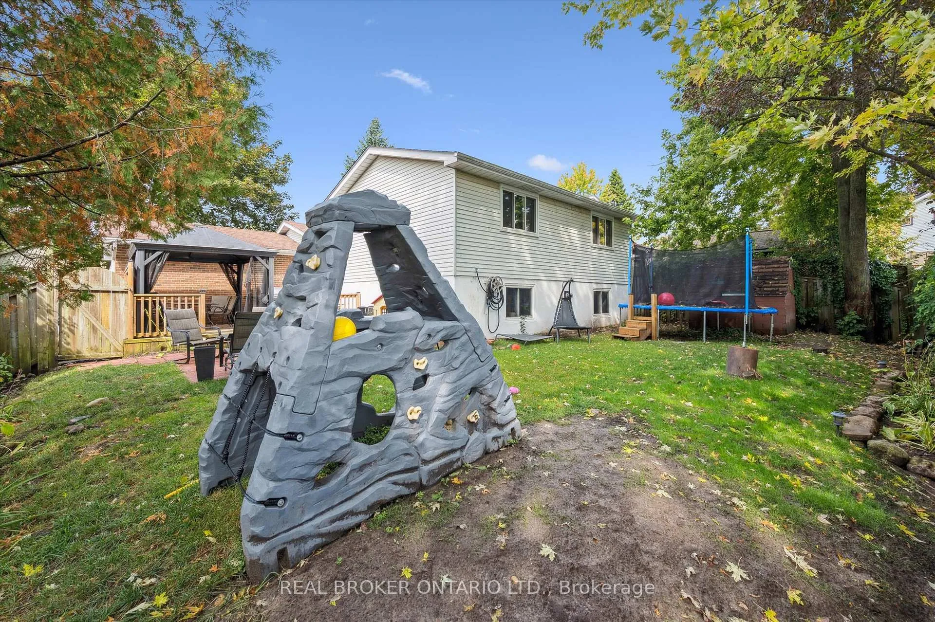 Photo 37 of 10 Northwood Crescent, Guelph, Willow West/Sugarbush/West Acres — HOMEH