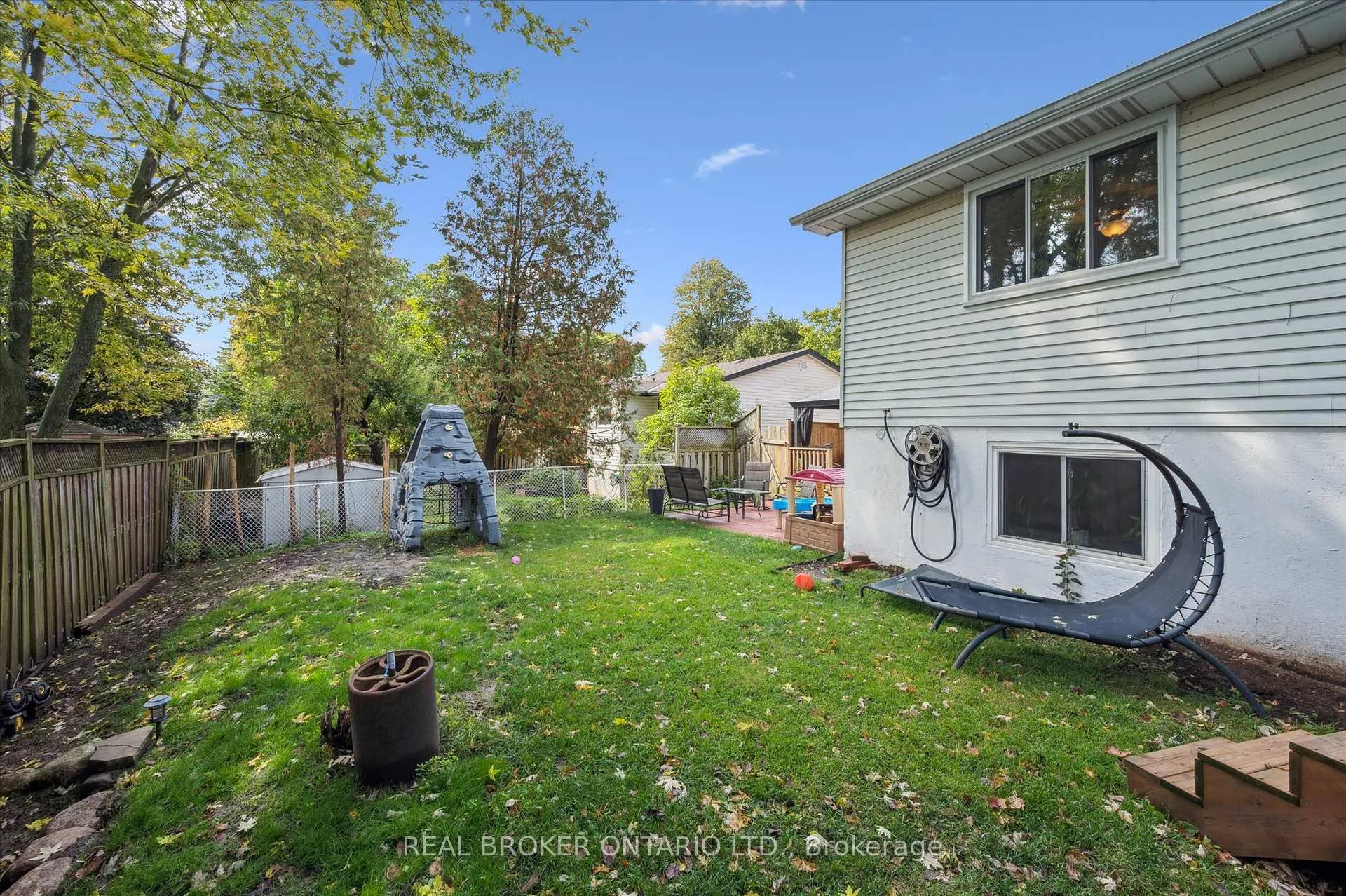 Photo 38 of 10 Northwood Crescent, Guelph, Willow West/Sugarbush/West Acres — HOMEH