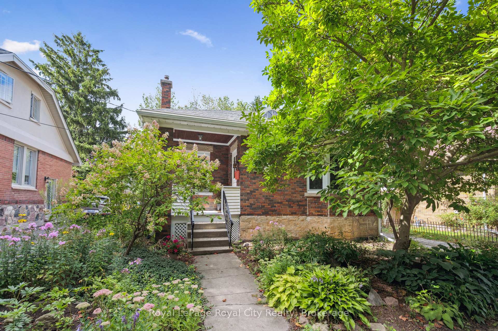 Photo 2 of 21 James Street W, Guelph, Dovercliffe Park/Old University — HOMEH