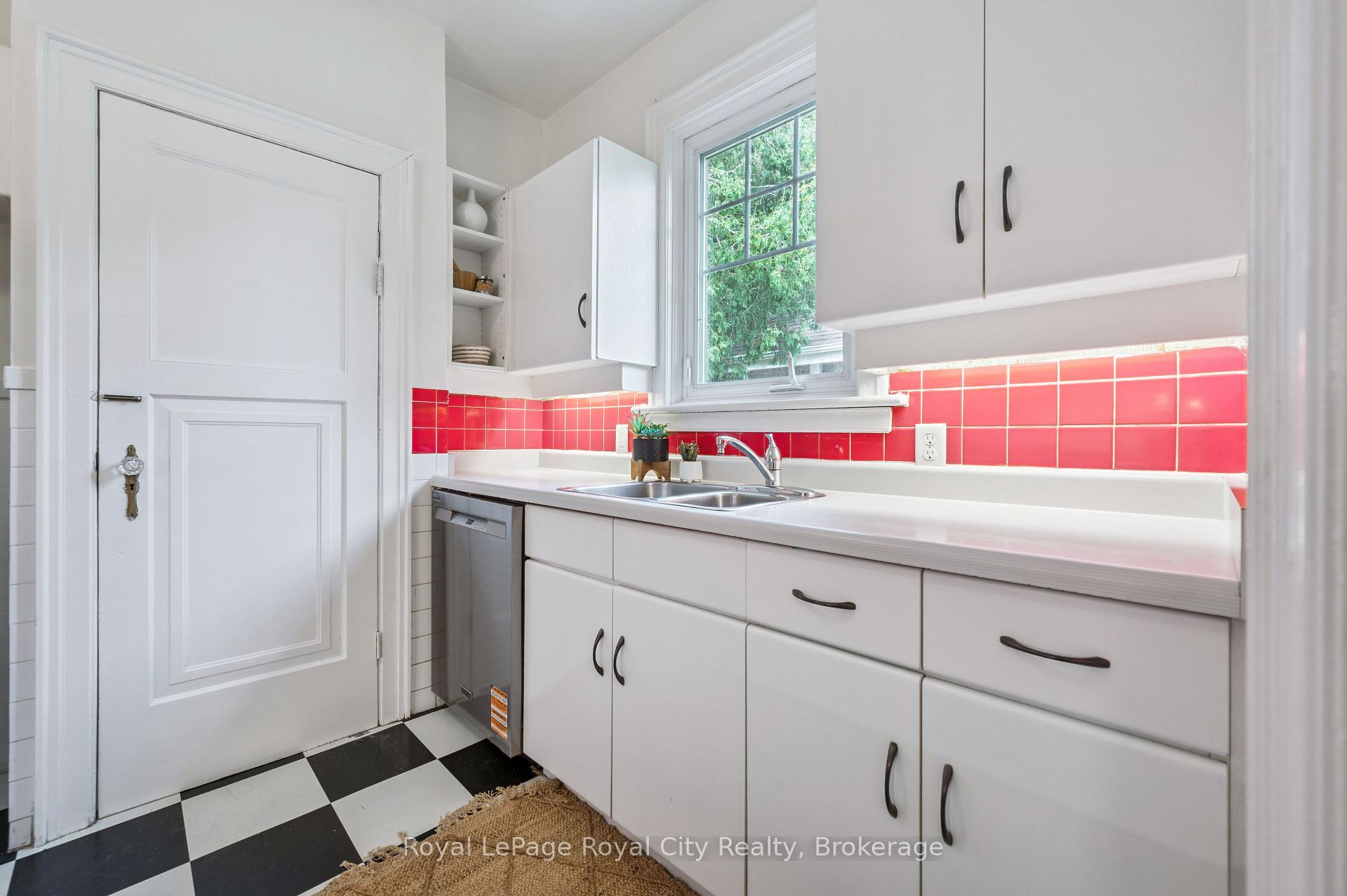 Photo 13 of 21 James Street W, Guelph, Dovercliffe Park/Old University — HOMEH