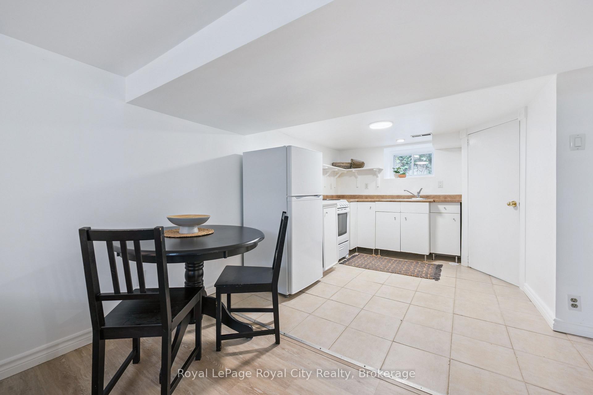 Photo 25 of 21 James Street W, Guelph, Dovercliffe Park/Old University — HOMEH