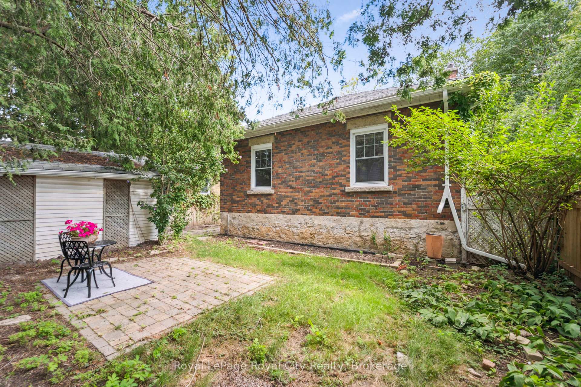 Photo 37 of 21 James Street W, Guelph, Dovercliffe Park/Old University — HOMEH