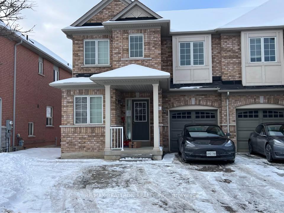 Photo 1 of Unit B, 44 Lewis Honey Drive, Aurora, Bayview Northeast — HOMEH