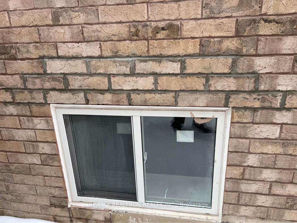 Photo 6 of Unit B, 44 Lewis Honey Drive, Aurora, Bayview Northeast — HOMEH