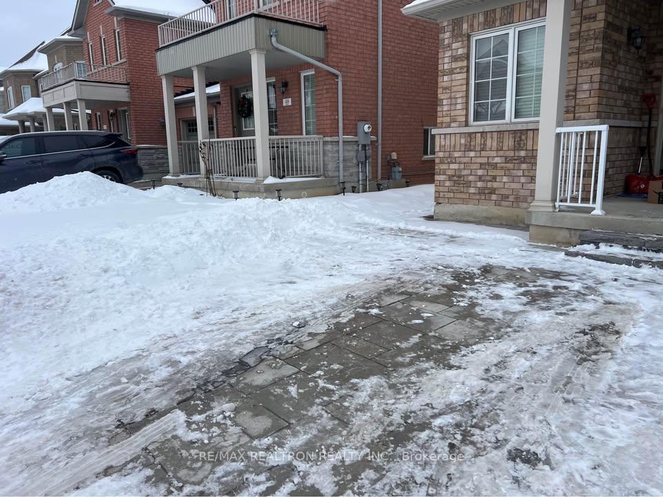 Photo 20 of Unit B, 44 Lewis Honey Drive, Aurora, Bayview Northeast — HOMEH
