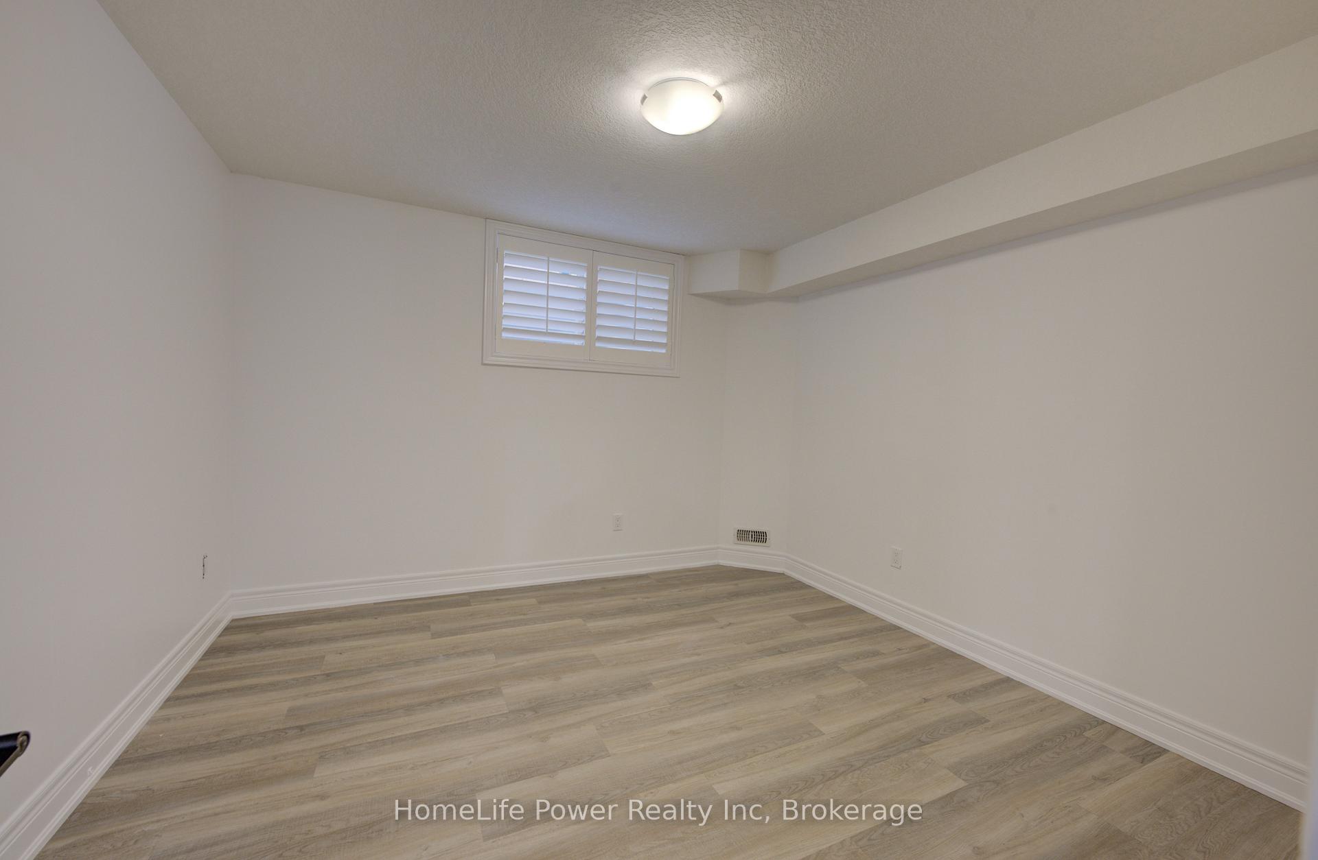 Photo 40 of 113 Dallan Drive, Guelph, Pineridge/Westminster Woods — HOMEH