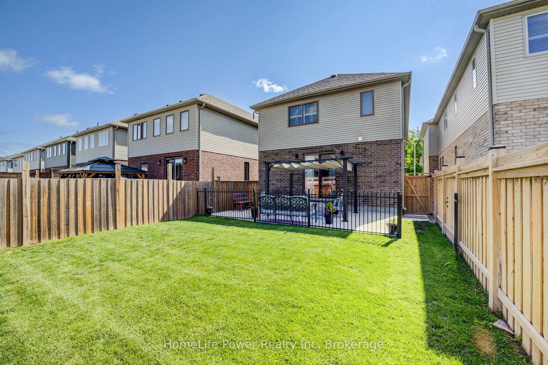 Photo 47 of 113 Dallan Drive, Guelph, Pineridge/Westminster Woods — HOMEH