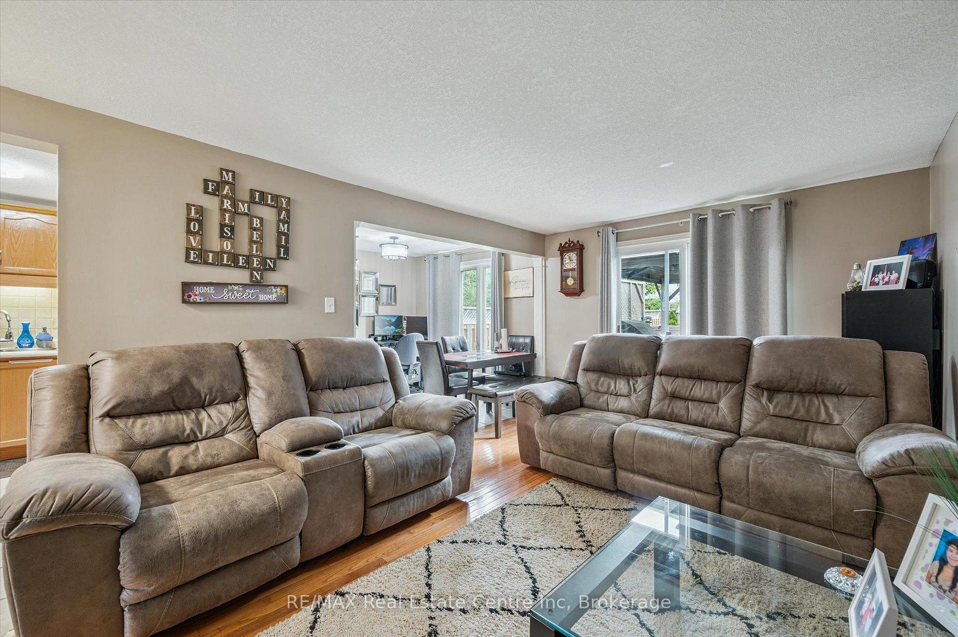 Photo 3 of 161 Stephanie Drive, Guelph, Willow West/Sugarbush/West Acres — HOMEH