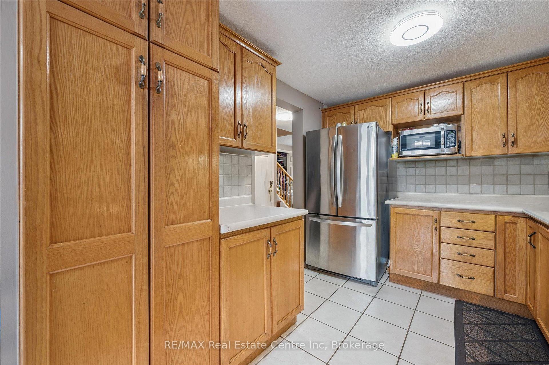 Photo 5 of 161 Stephanie Drive, Guelph, Willow West/Sugarbush/West Acres — HOMEH