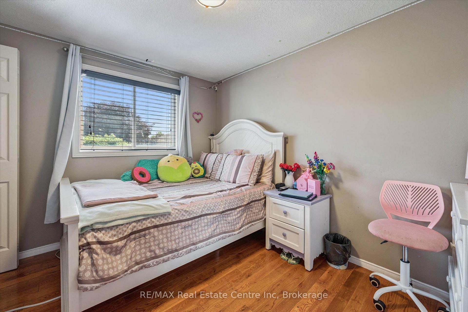 Photo 11 of 161 Stephanie Drive, Guelph, Willow West/Sugarbush/West Acres — HOMEH