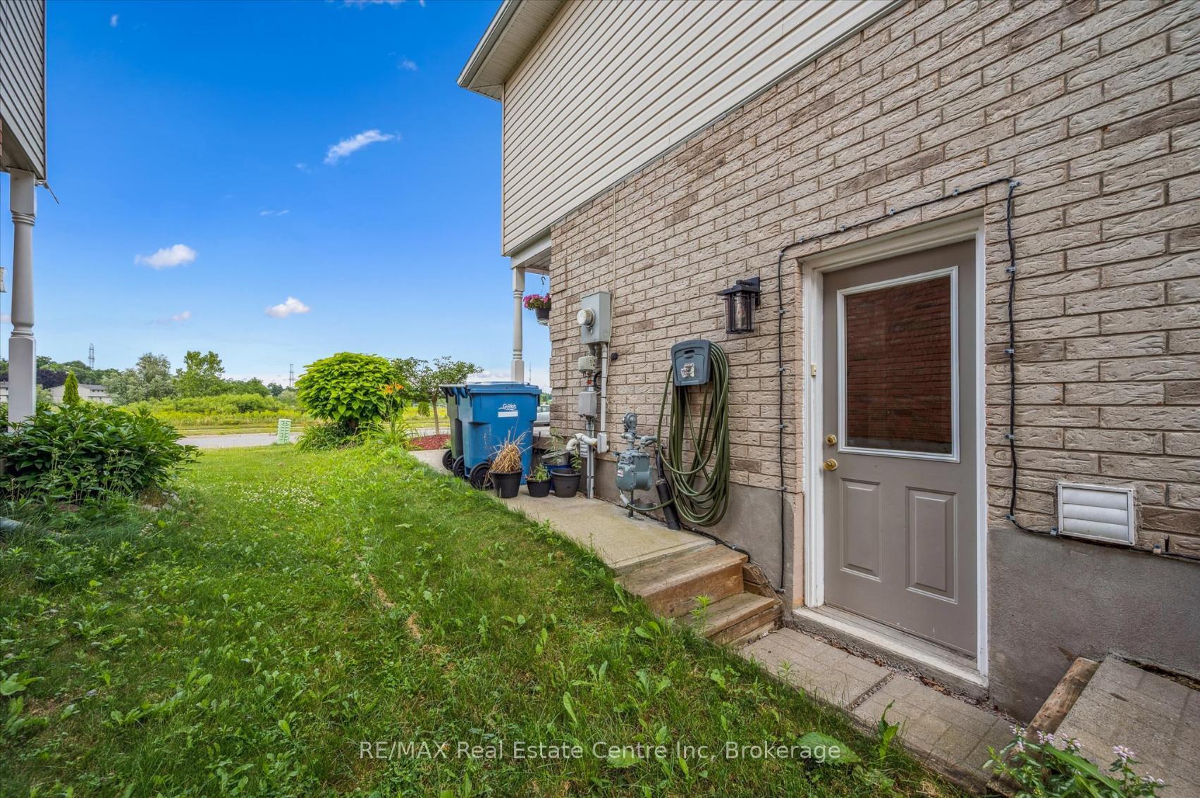 Photo 12 of 161 Stephanie Drive, Guelph, Willow West/Sugarbush/West Acres — HOMEH