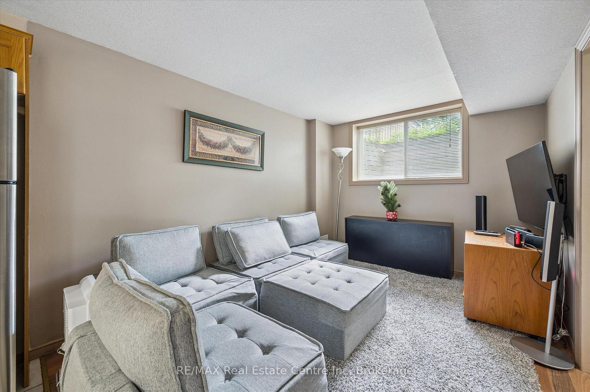 Photo 13 of 161 Stephanie Drive, Guelph, Willow West/Sugarbush/West Acres — HOMEH