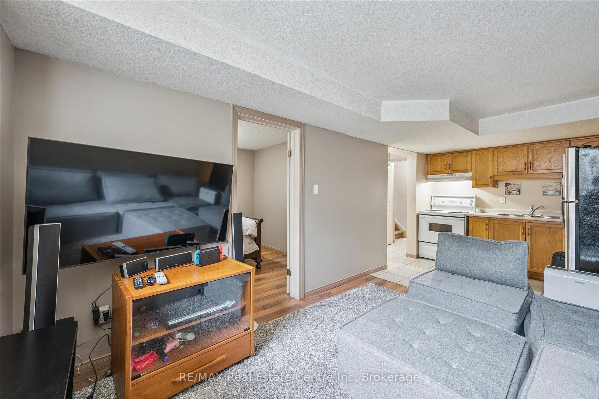Photo 14 of 161 Stephanie Drive, Guelph, Willow West/Sugarbush/West Acres — HOMEH