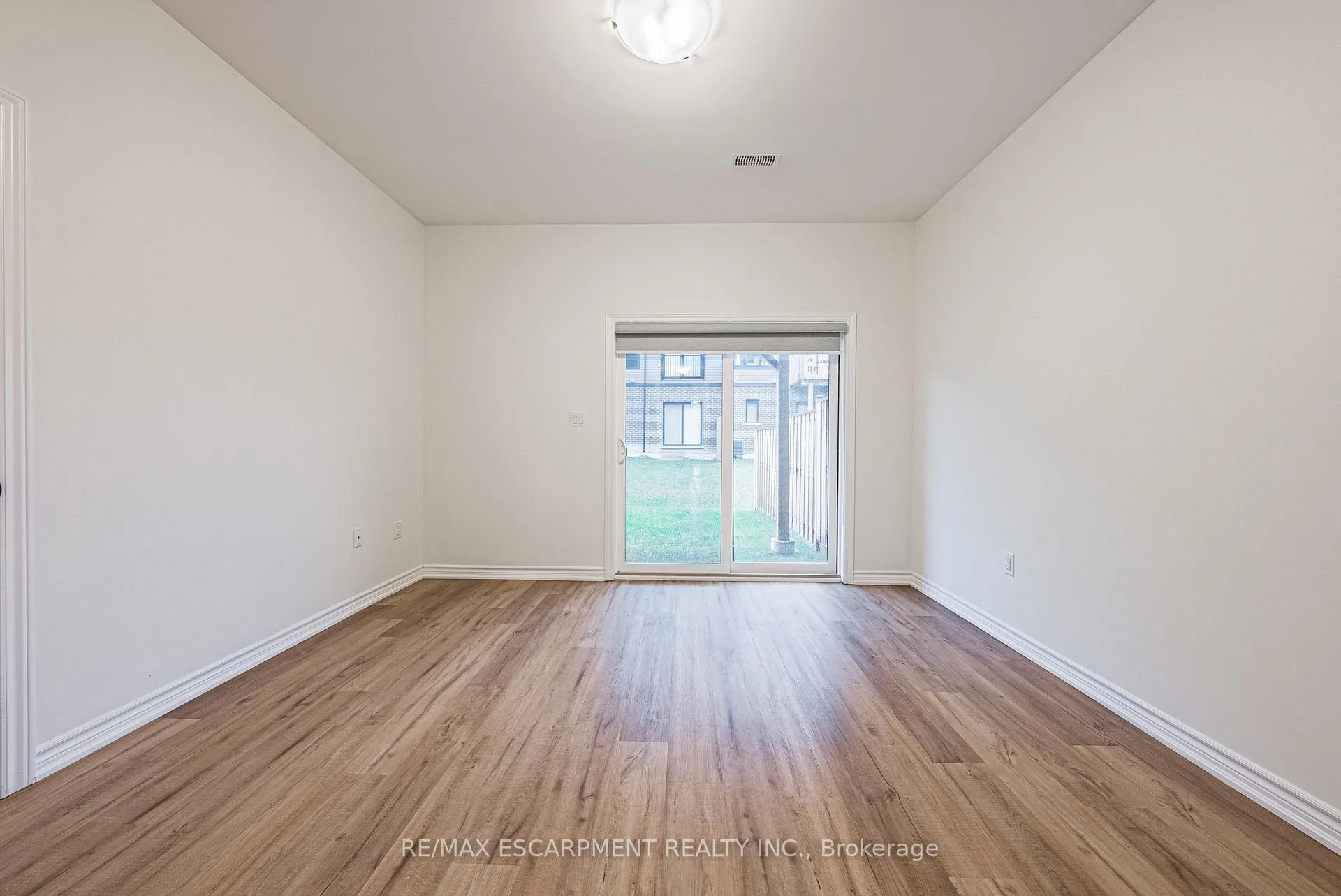 Photo 3 of 47 Cadwell Lane, Hamilton, Mountview — HOMEH