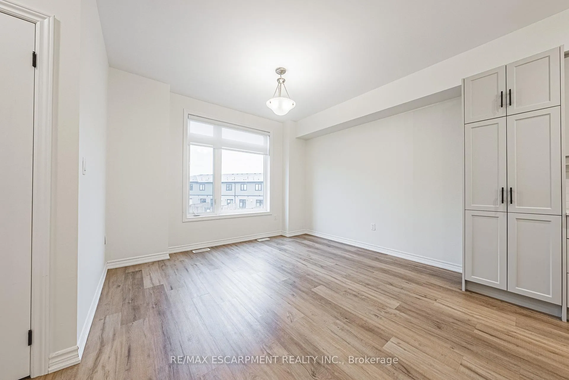 Photo 4 of 47 Cadwell Lane, Hamilton, Mountview — HOMEH