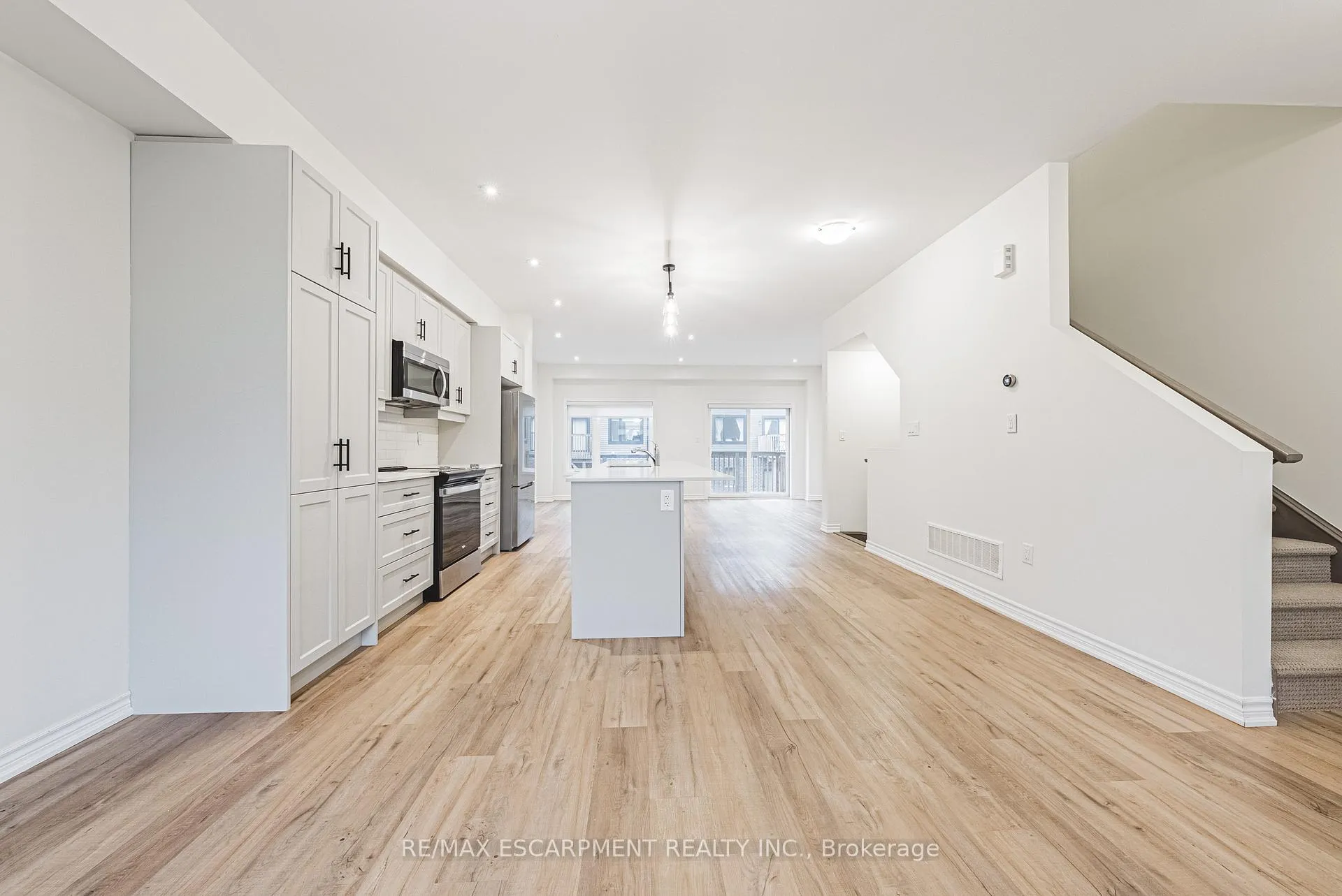 Photo 6 of 47 Cadwell Lane, Hamilton, Mountview — HOMEH