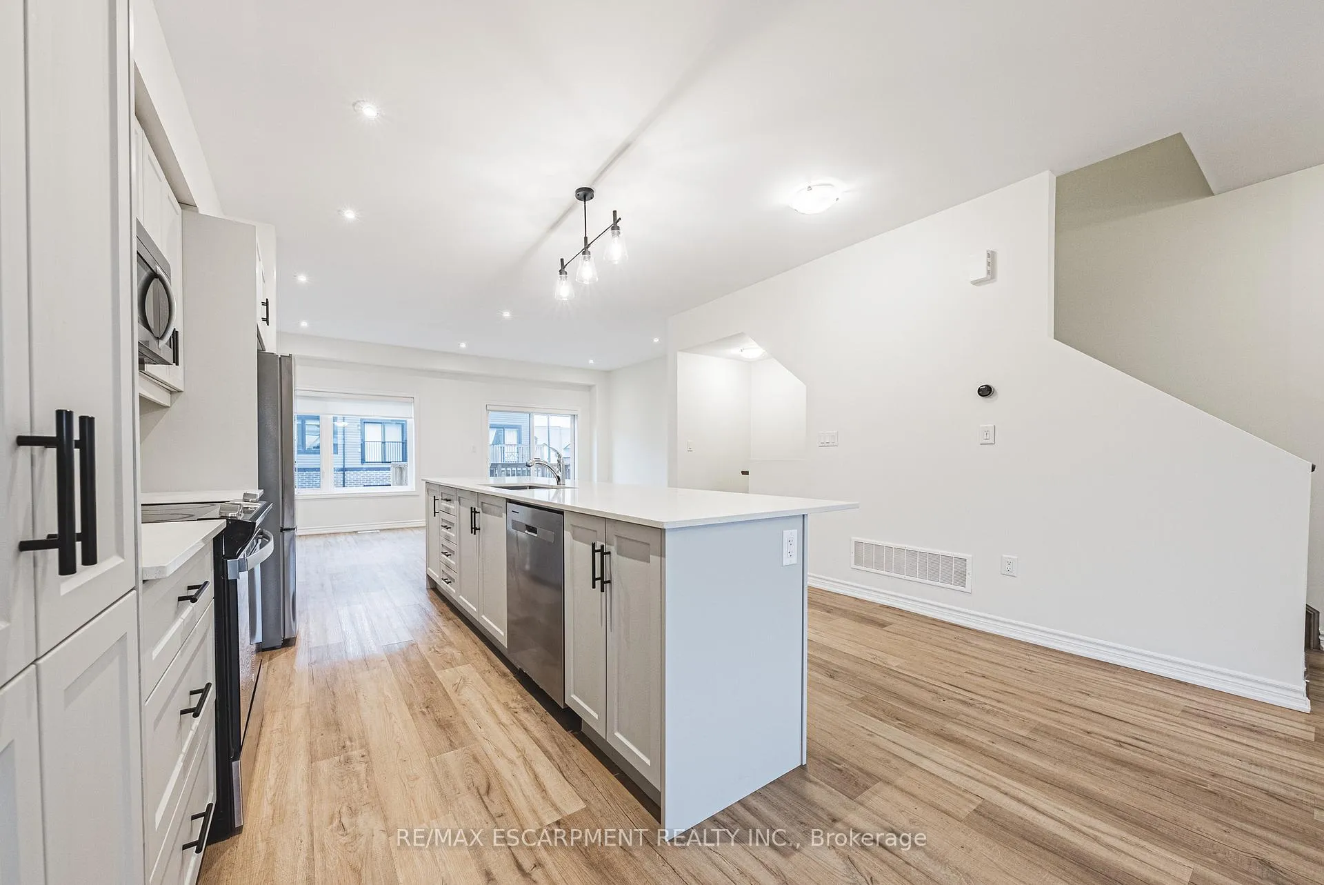 Photo 9 of 47 Cadwell Lane, Hamilton, Mountview — HOMEH