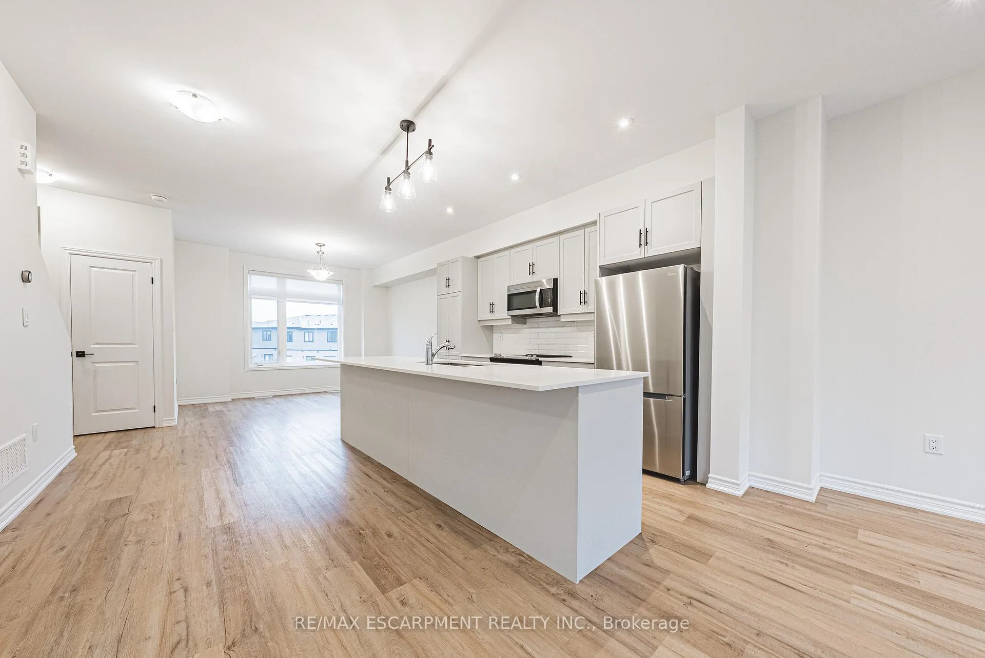 Photo 10 of 47 Cadwell Lane, Hamilton, Mountview — HOMEH