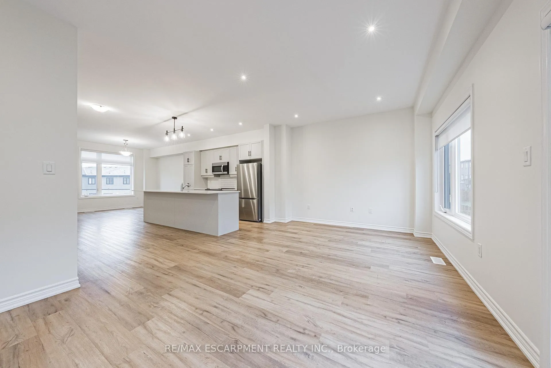 Photo 11 of 47 Cadwell Lane, Hamilton, Mountview — HOMEH