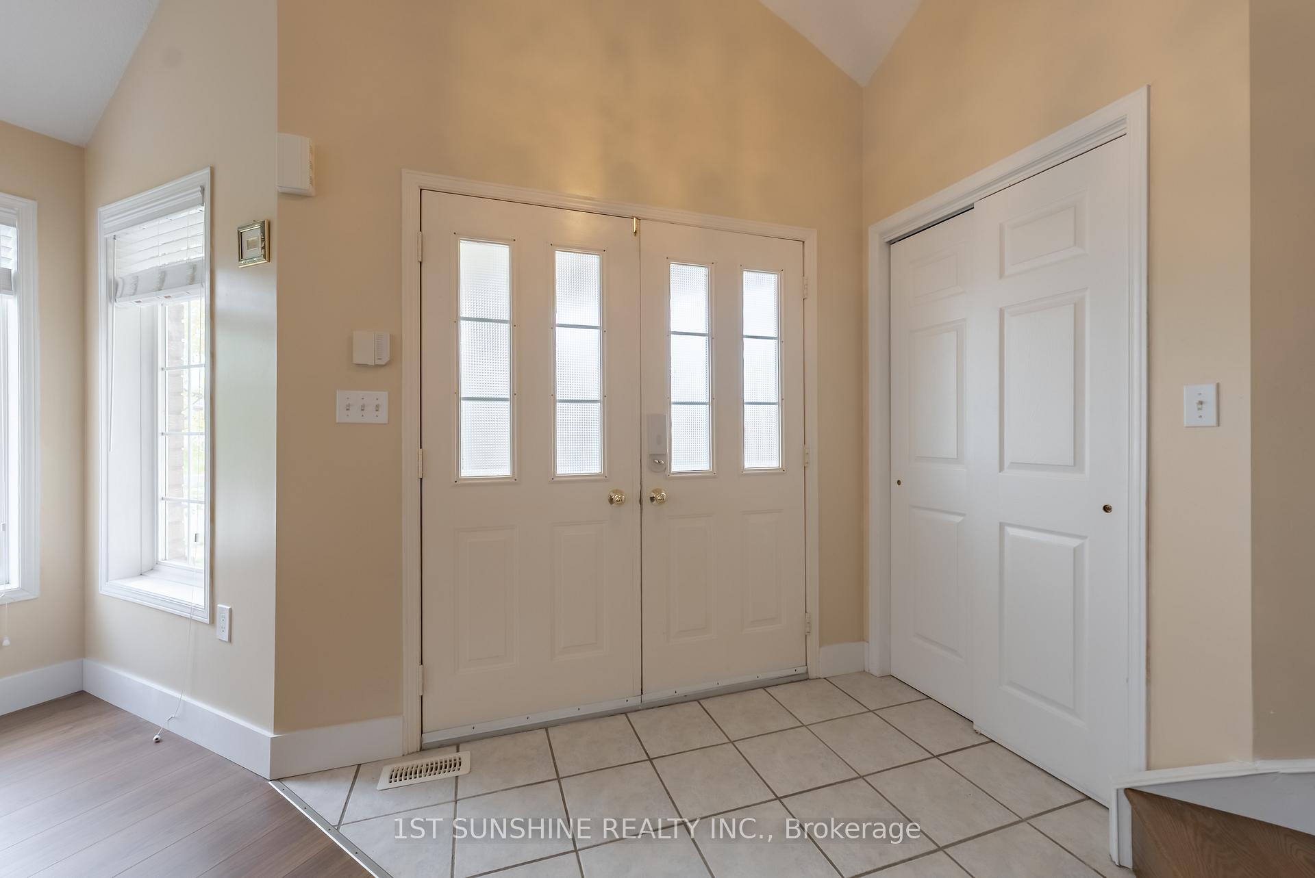 Photo 6 of 263 Hepburn Crescent, Hamilton, Mountview — HOMEH