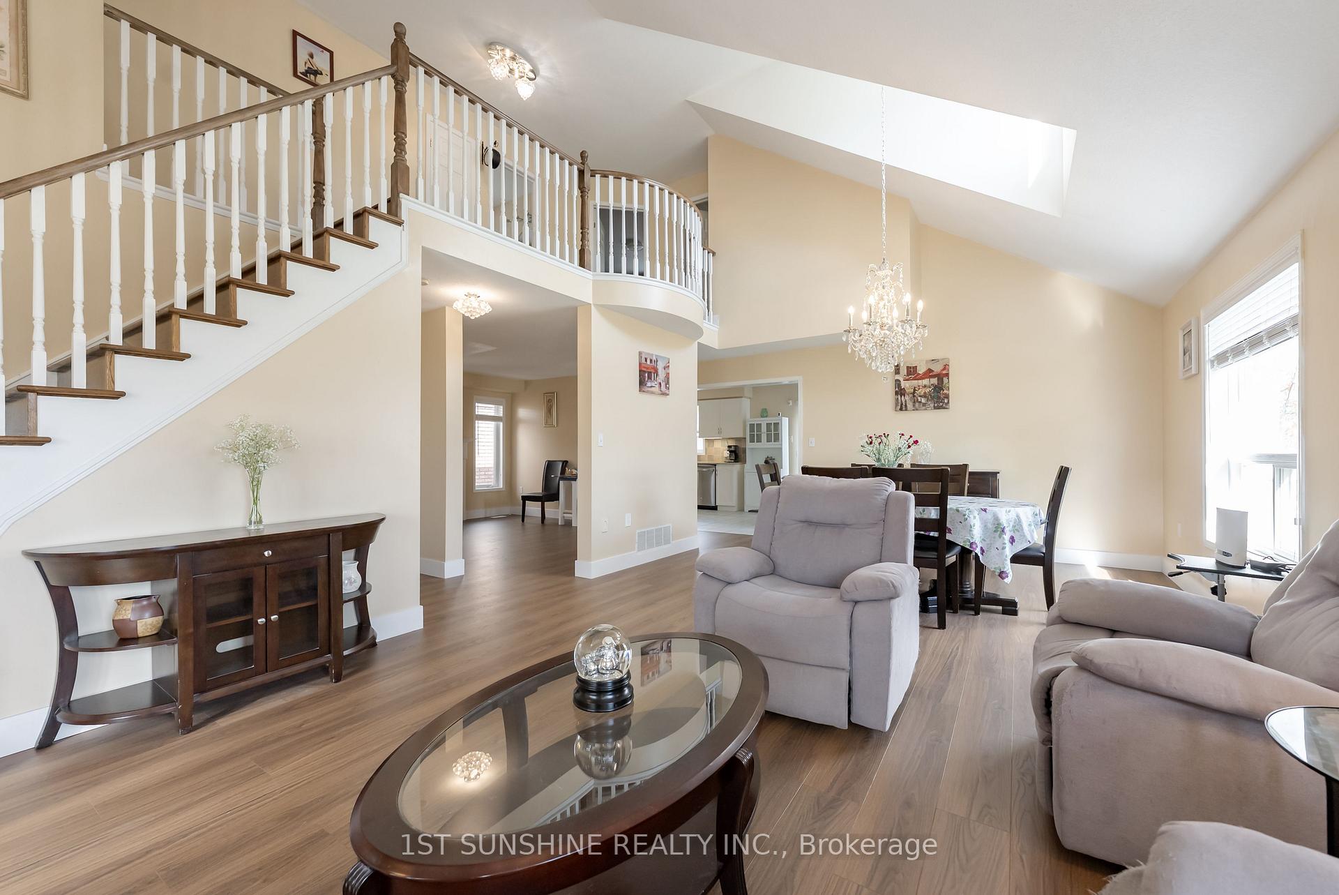 Photo 8 of 263 Hepburn Crescent, Hamilton, Mountview — HOMEH