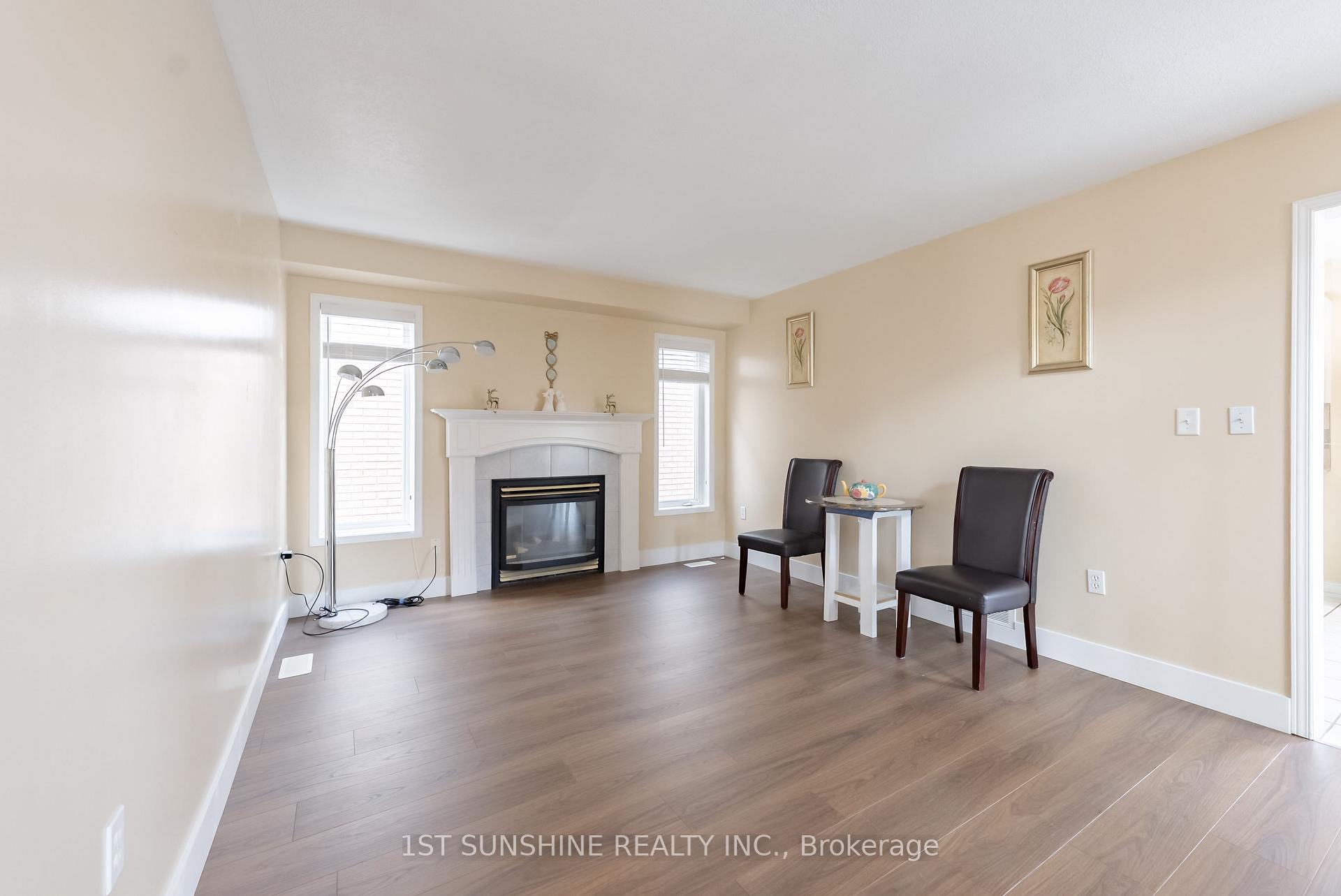 Photo 12 of 263 Hepburn Crescent, Hamilton, Mountview — HOMEH