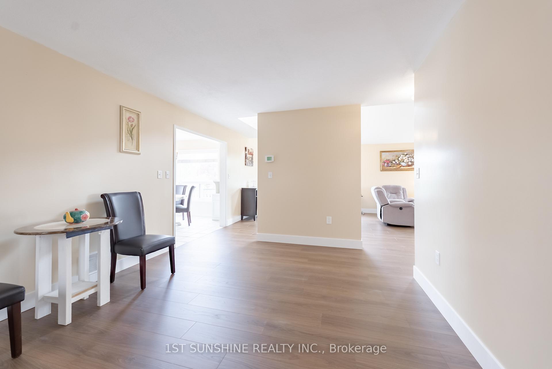 Photo 13 of 263 Hepburn Crescent, Hamilton, Mountview — HOMEH