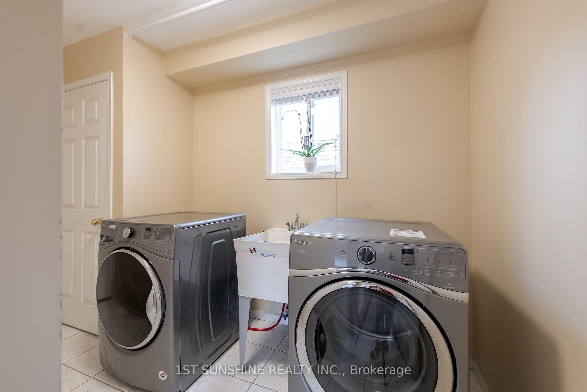 Photo 15 of 263 Hepburn Crescent, Hamilton, Mountview — HOMEH