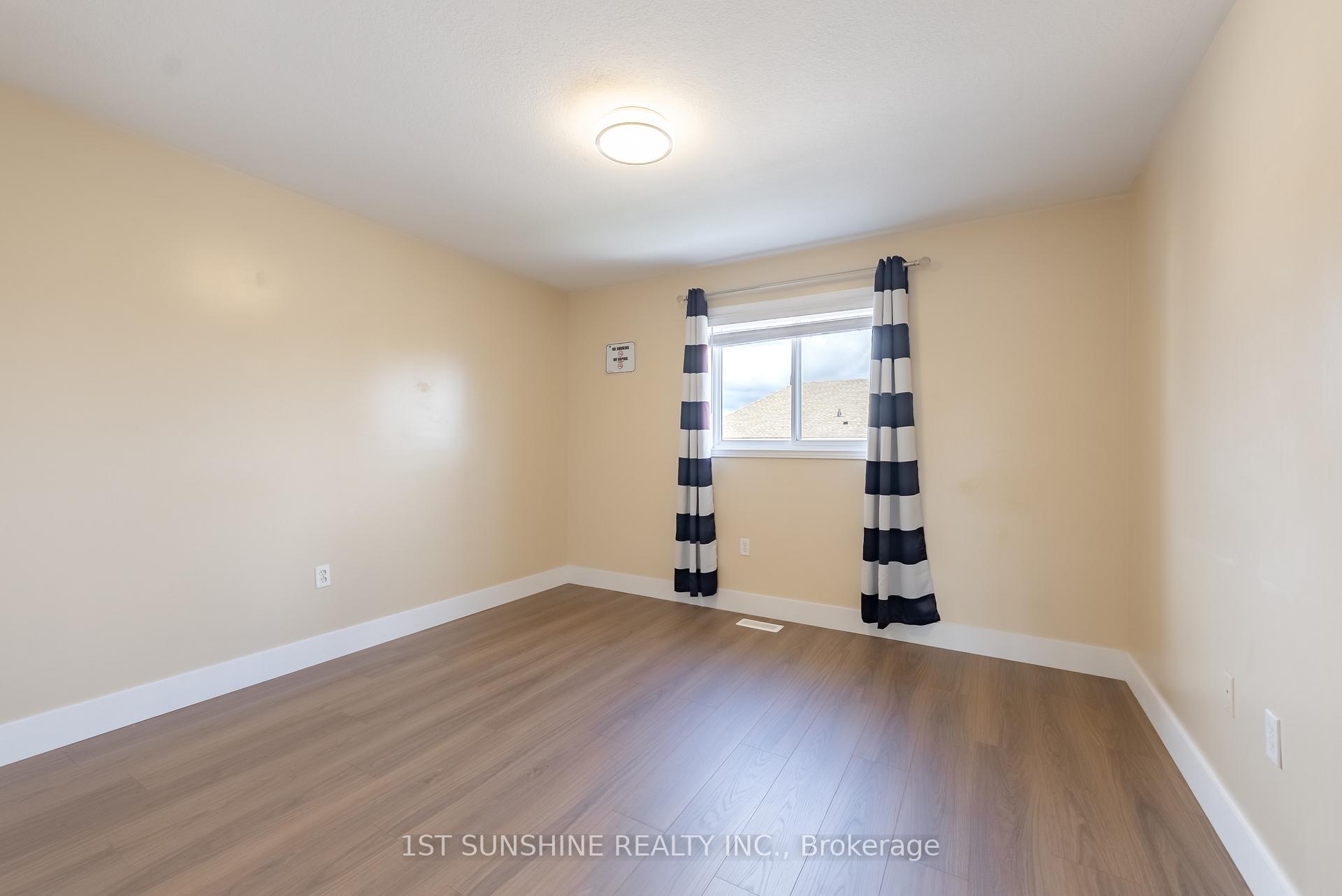 Photo 24 of 263 Hepburn Crescent, Hamilton, Mountview — HOMEH