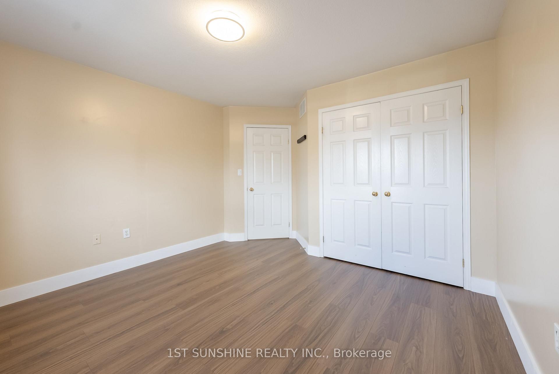 Photo 25 of 263 Hepburn Crescent, Hamilton, Mountview — HOMEH