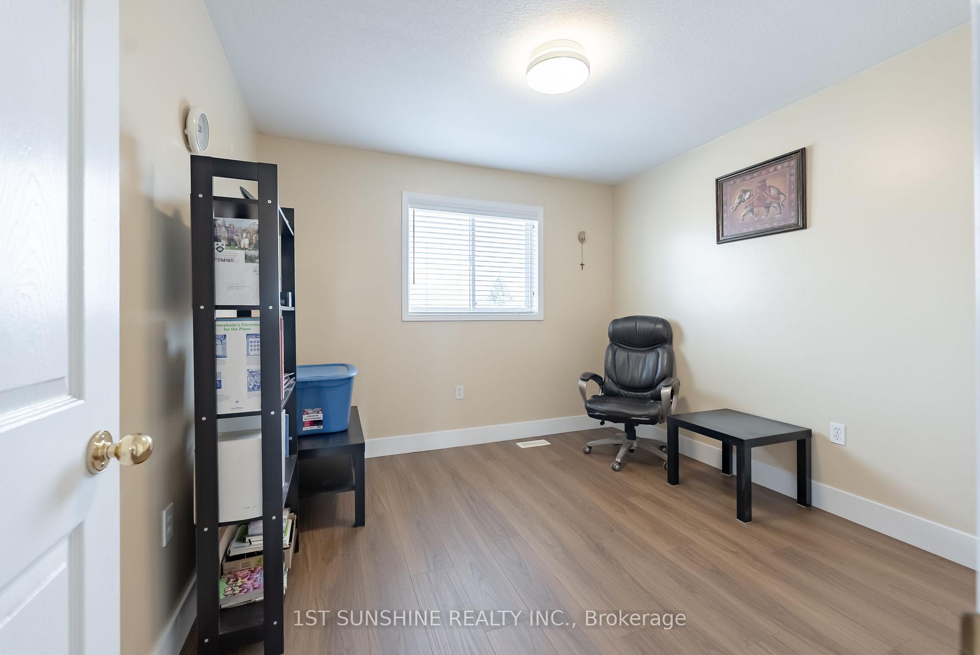 Photo 26 of 263 Hepburn Crescent, Hamilton, Mountview — HOMEH