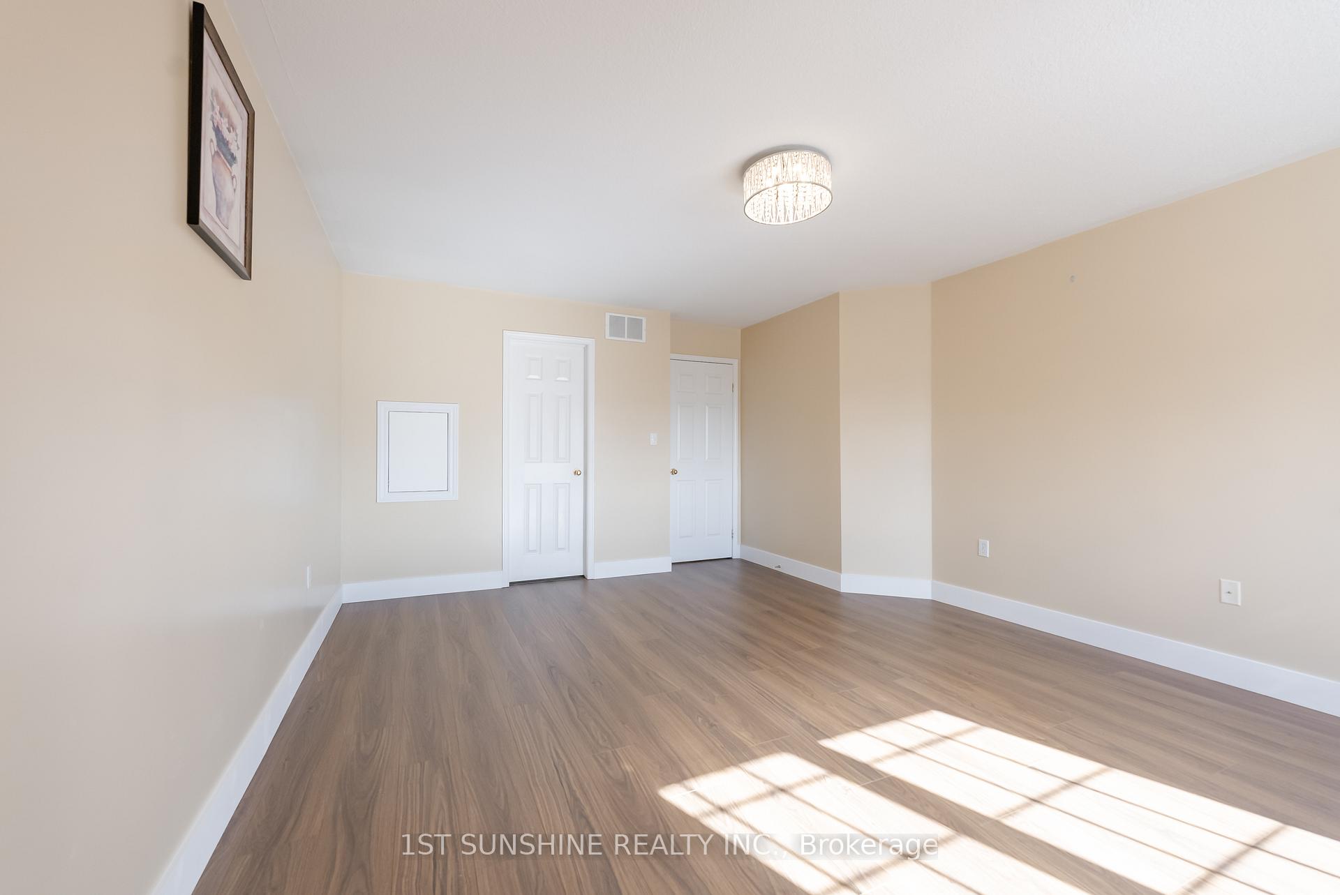 Photo 28 of 263 Hepburn Crescent, Hamilton, Mountview — HOMEH