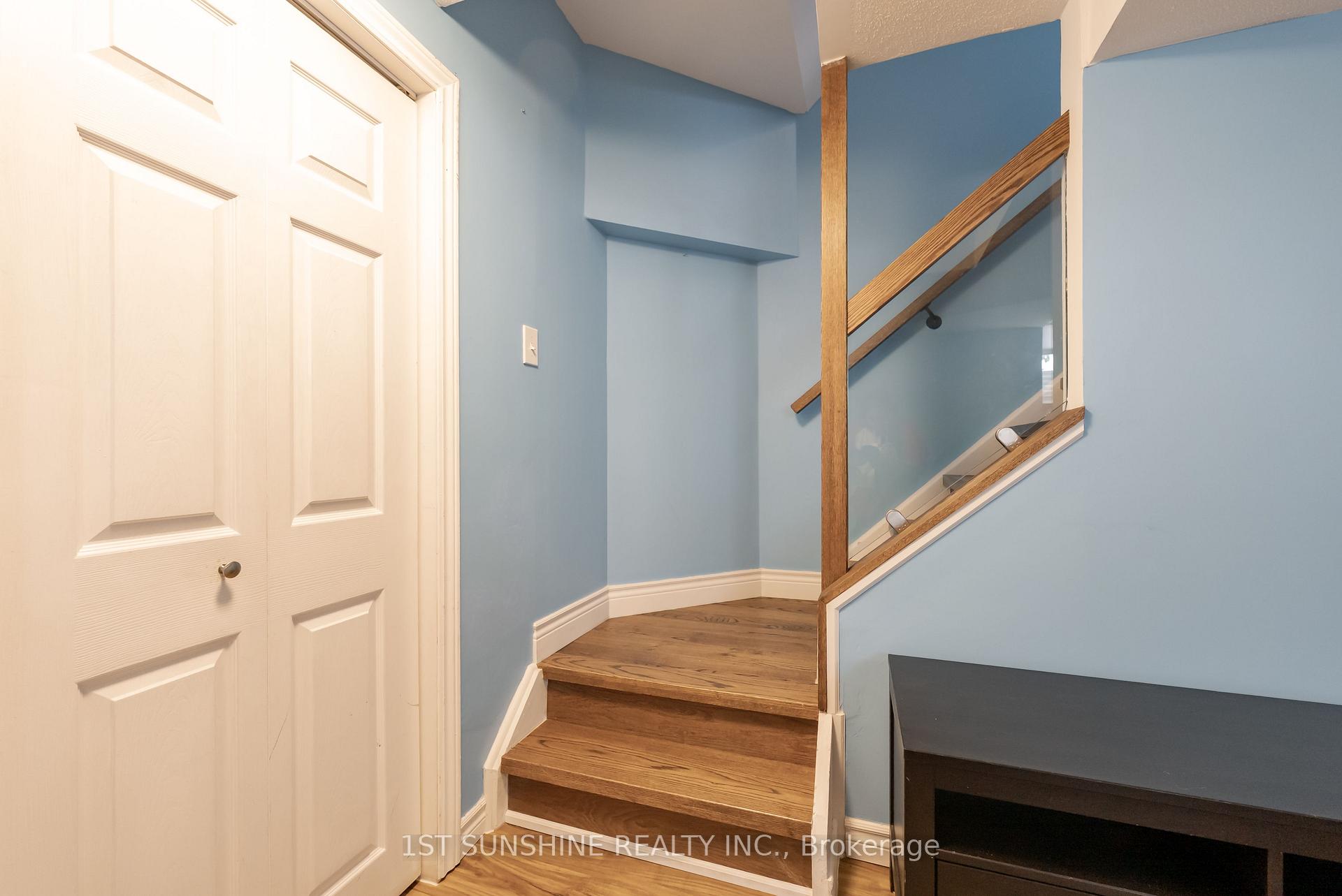 Photo 32 of 263 Hepburn Crescent, Hamilton, Mountview — HOMEH