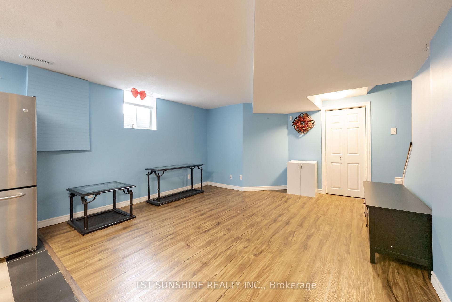 Photo 33 of 263 Hepburn Crescent, Hamilton, Mountview — HOMEH