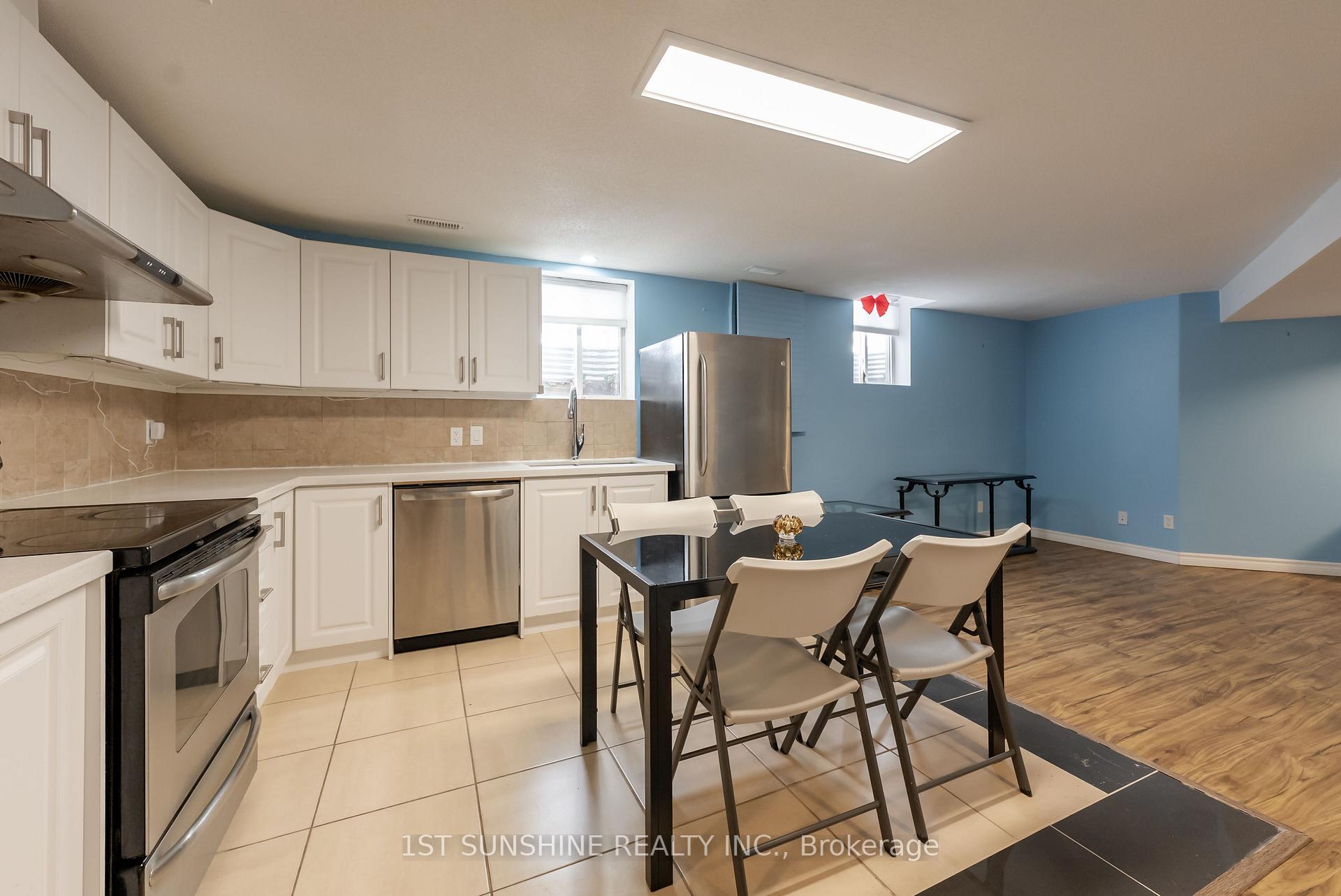 Photo 35 of 263 Hepburn Crescent, Hamilton, Mountview — HOMEH